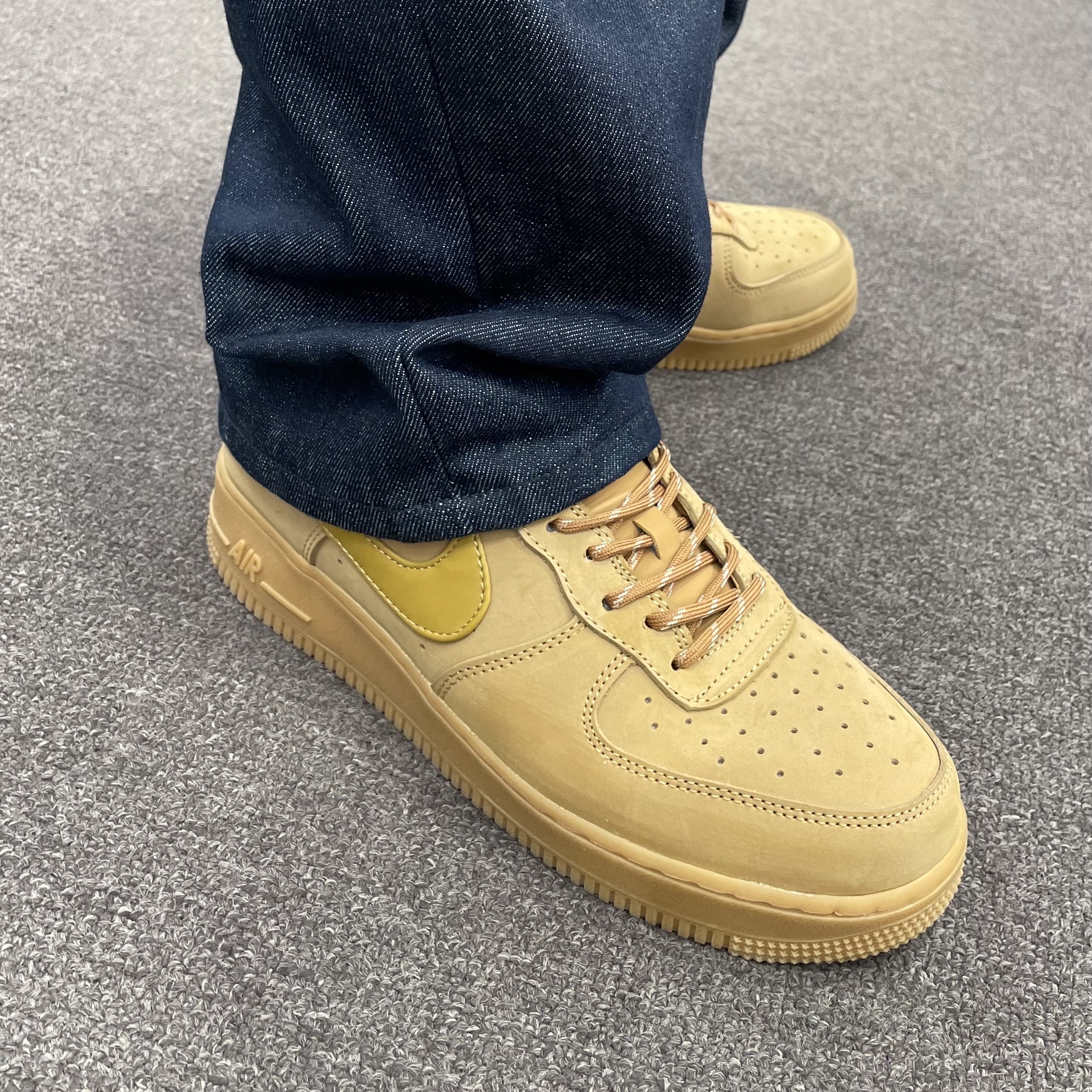 Nike Air Force 1 '07 WB Flax 착용 스타일 - 1