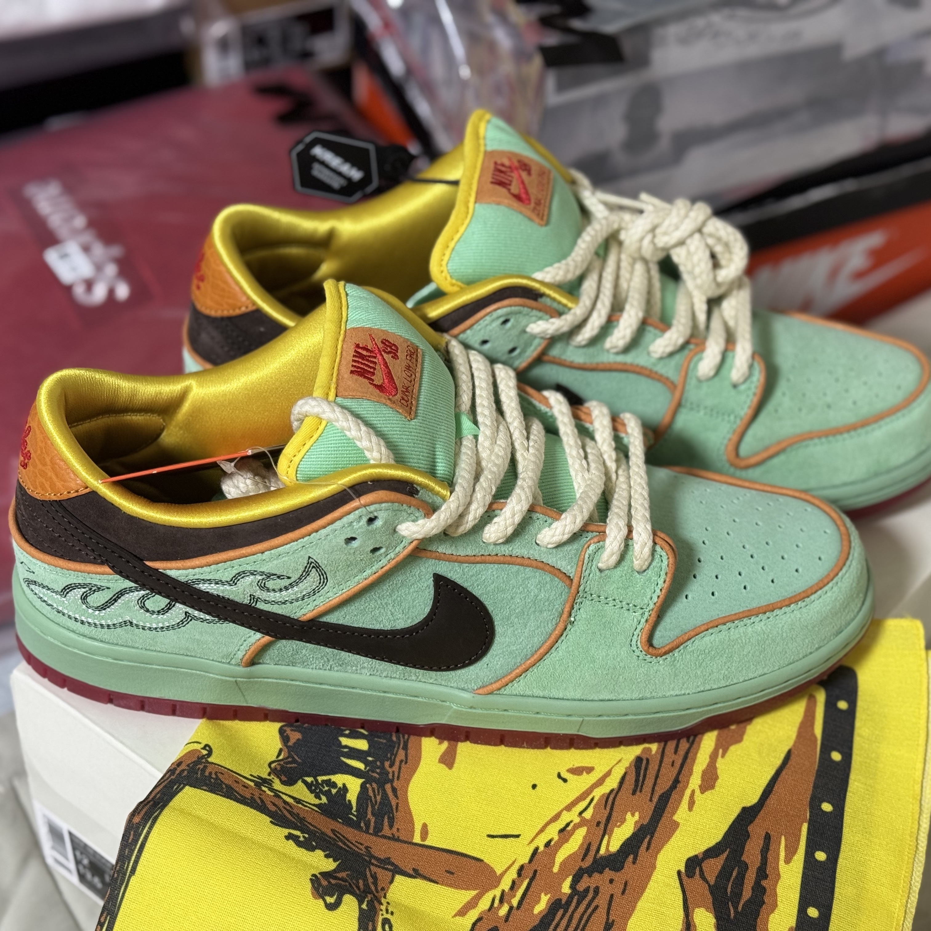 Nike SB Dunk Low Pro Tourmaline 착용 스타일