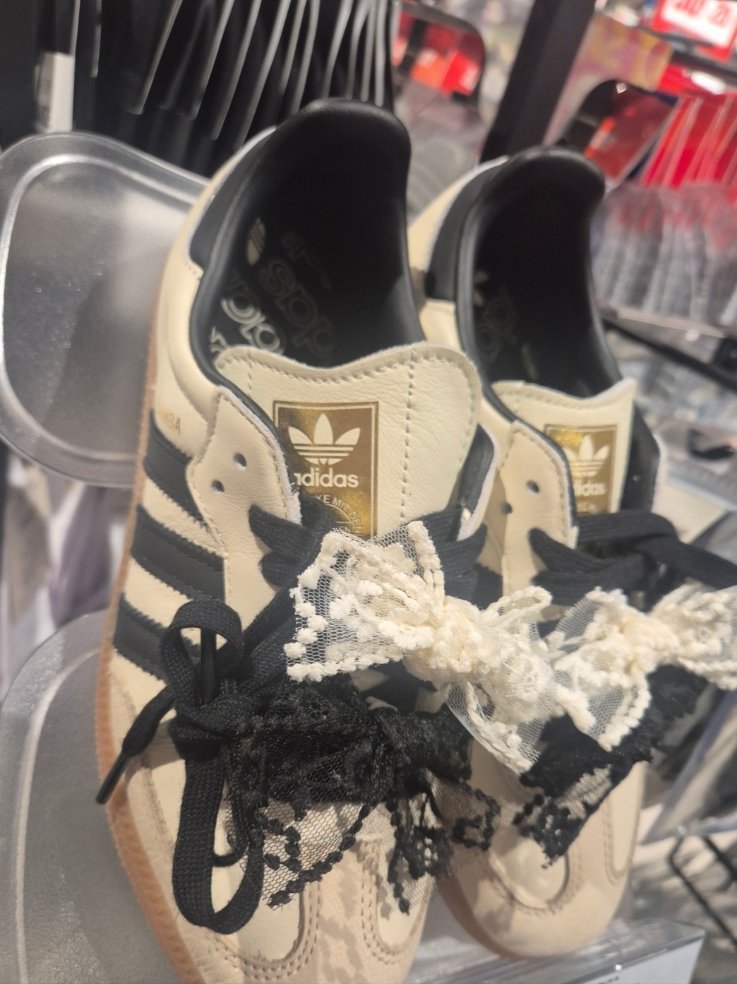 (W) Adidas Spezial Handball Wonder White Core Black 착용 스타일