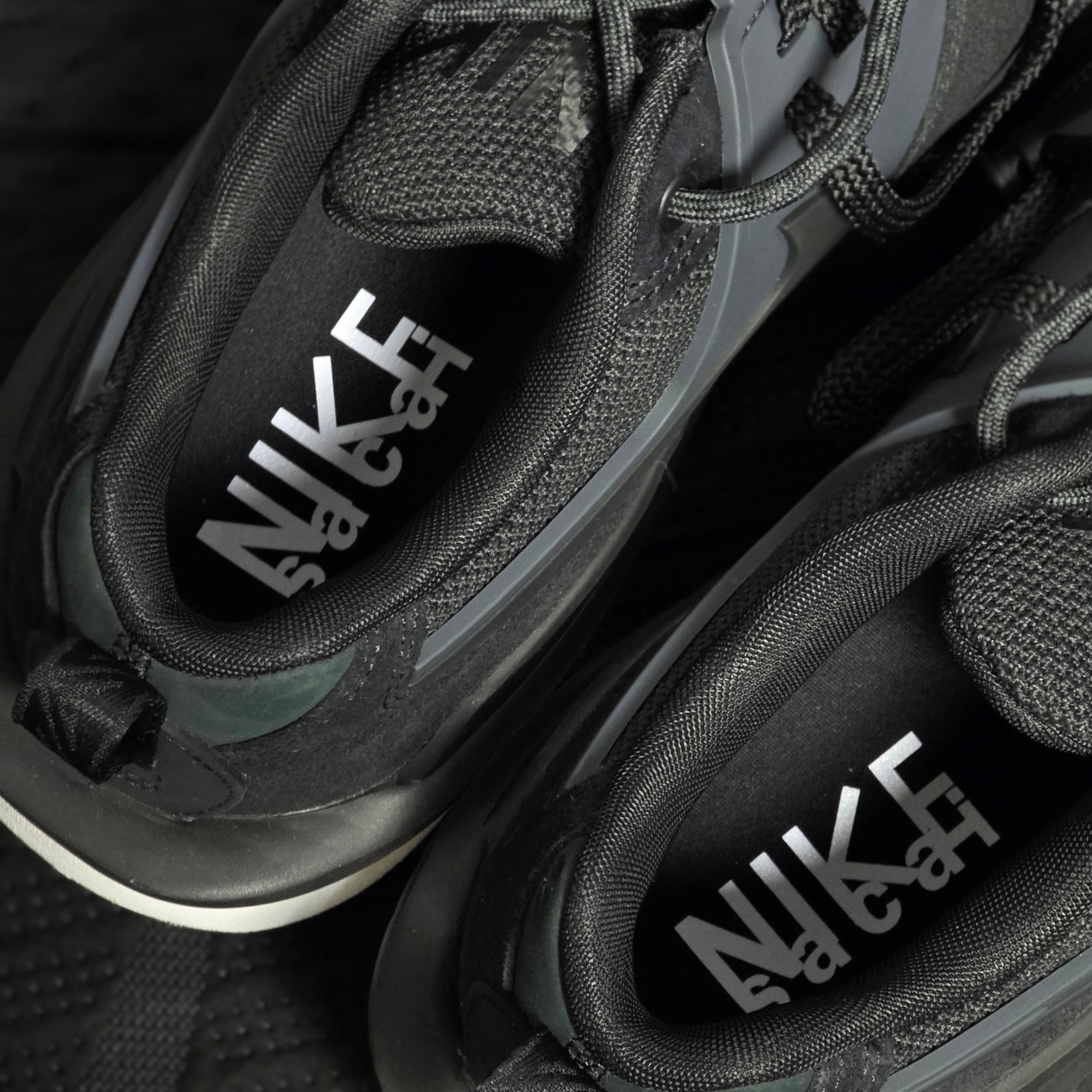 Nike x Sacai Zegamadome SP Black 착용 스타일 - 4