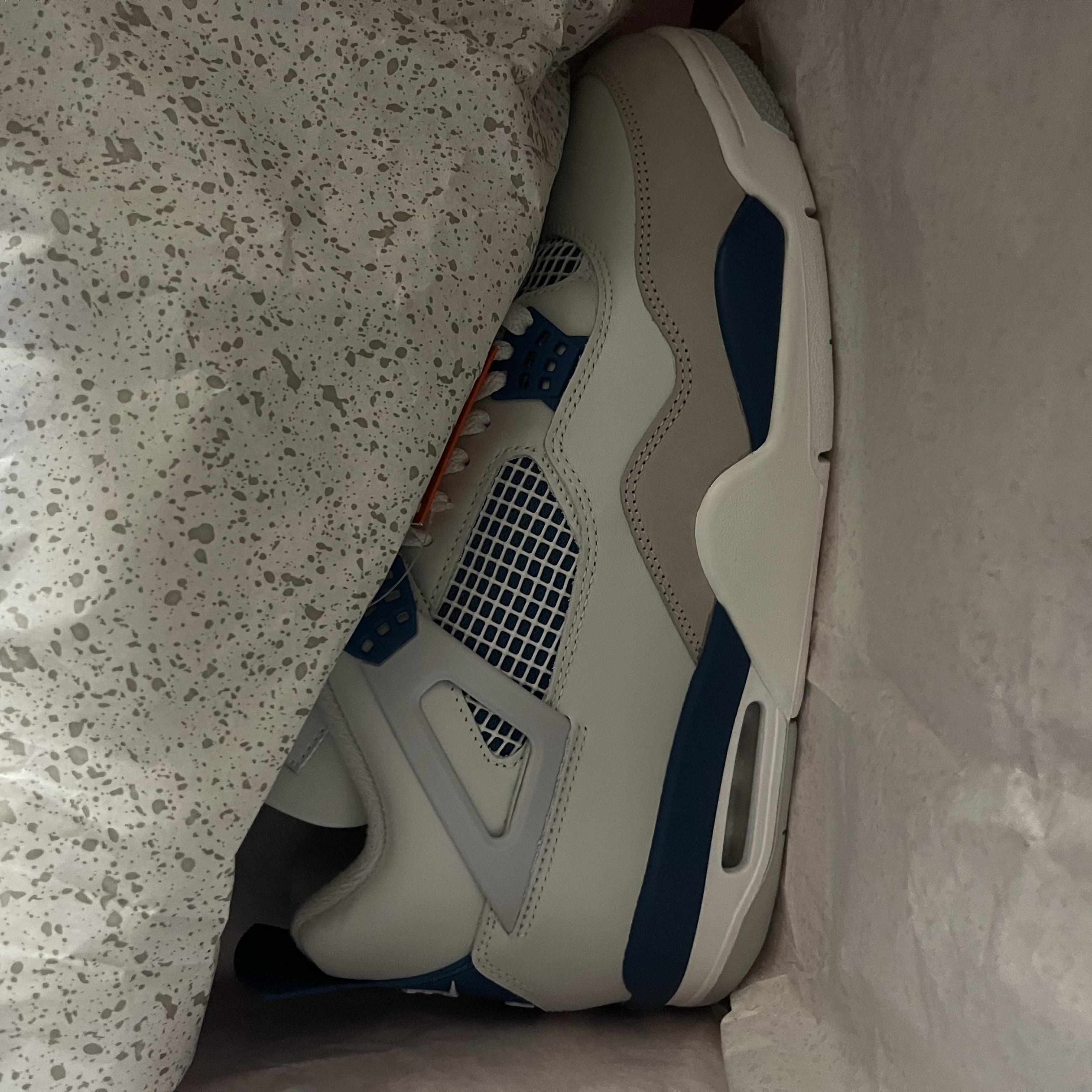 Jordan 4 Retro Industrial Blue 착용 스타일