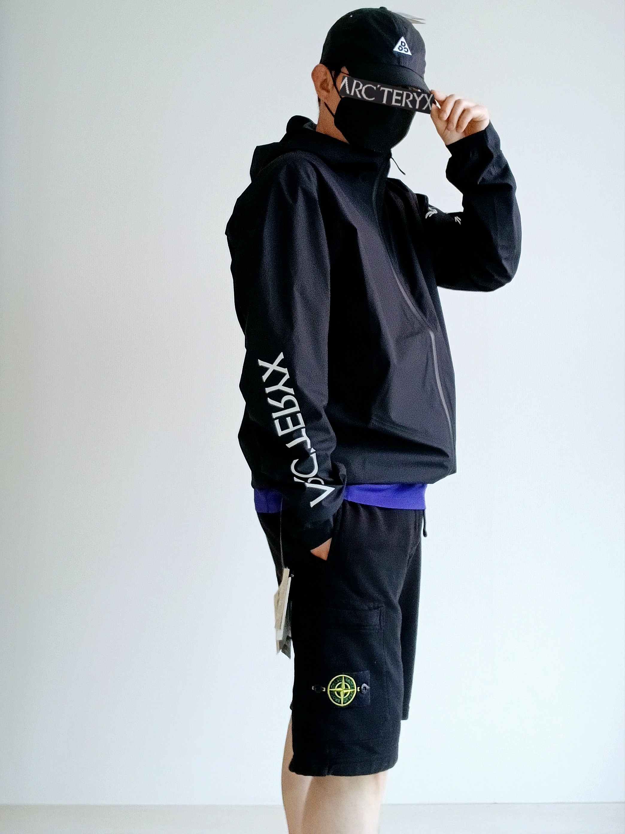 Nike ACG Trail Cap Black, Arc'teryx Norvan Jacket Black 착용 스타일 - 9
