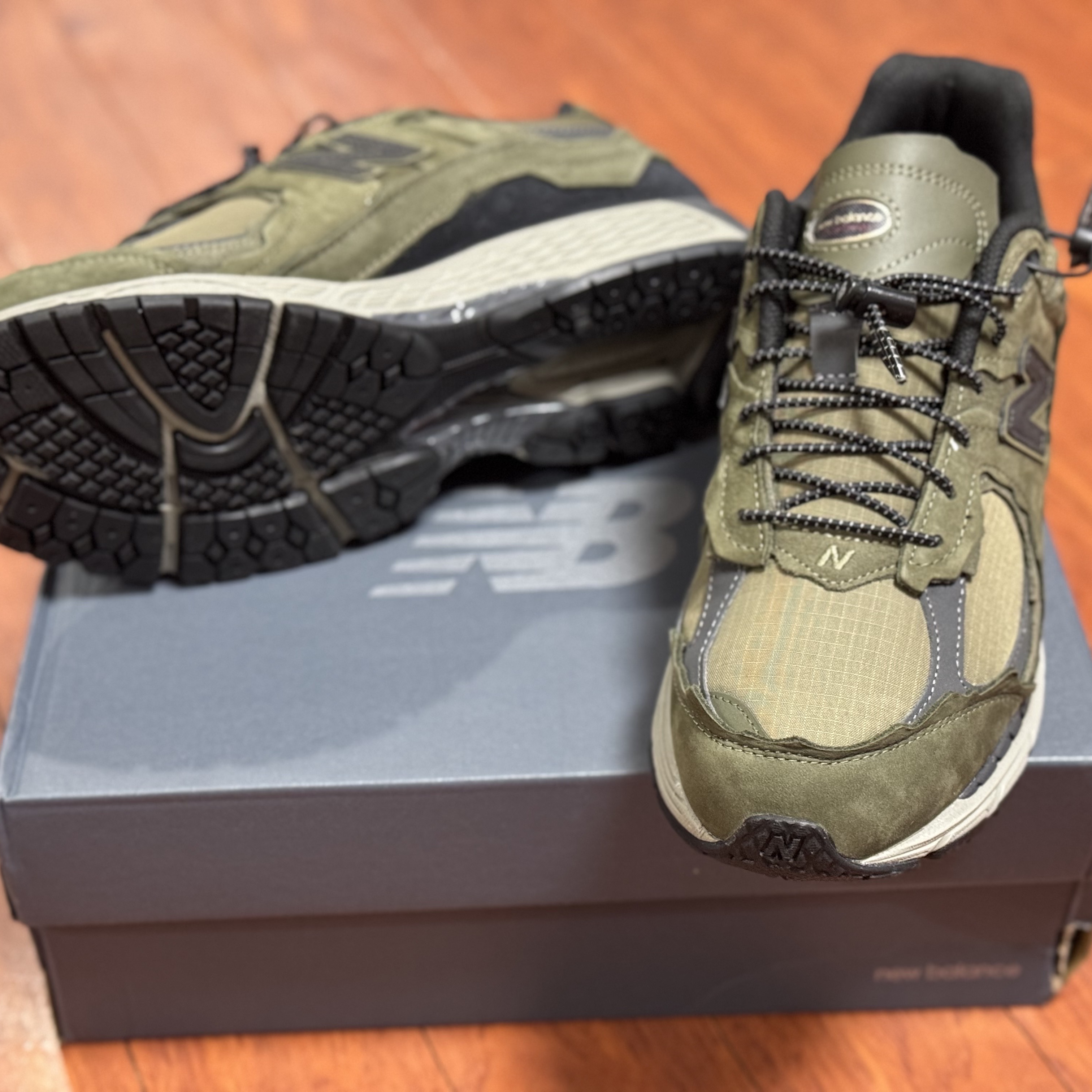 New Balance 2002R Protection Dark Moss 착용 스타일