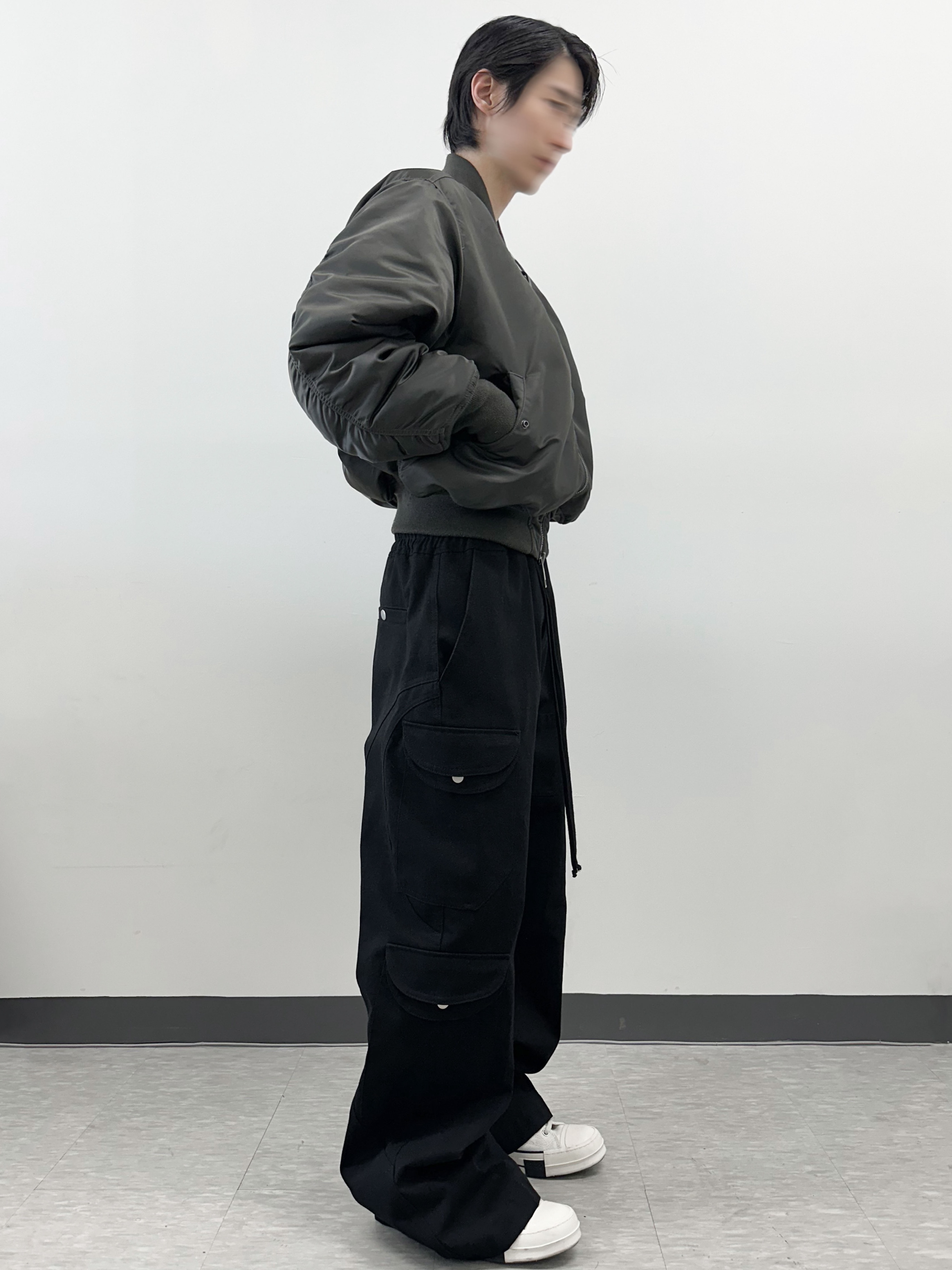 REPINER Wax Coated Flare Jeans Black, REPINER Fortino Cargo Pants Black 착용 스타일 - 4