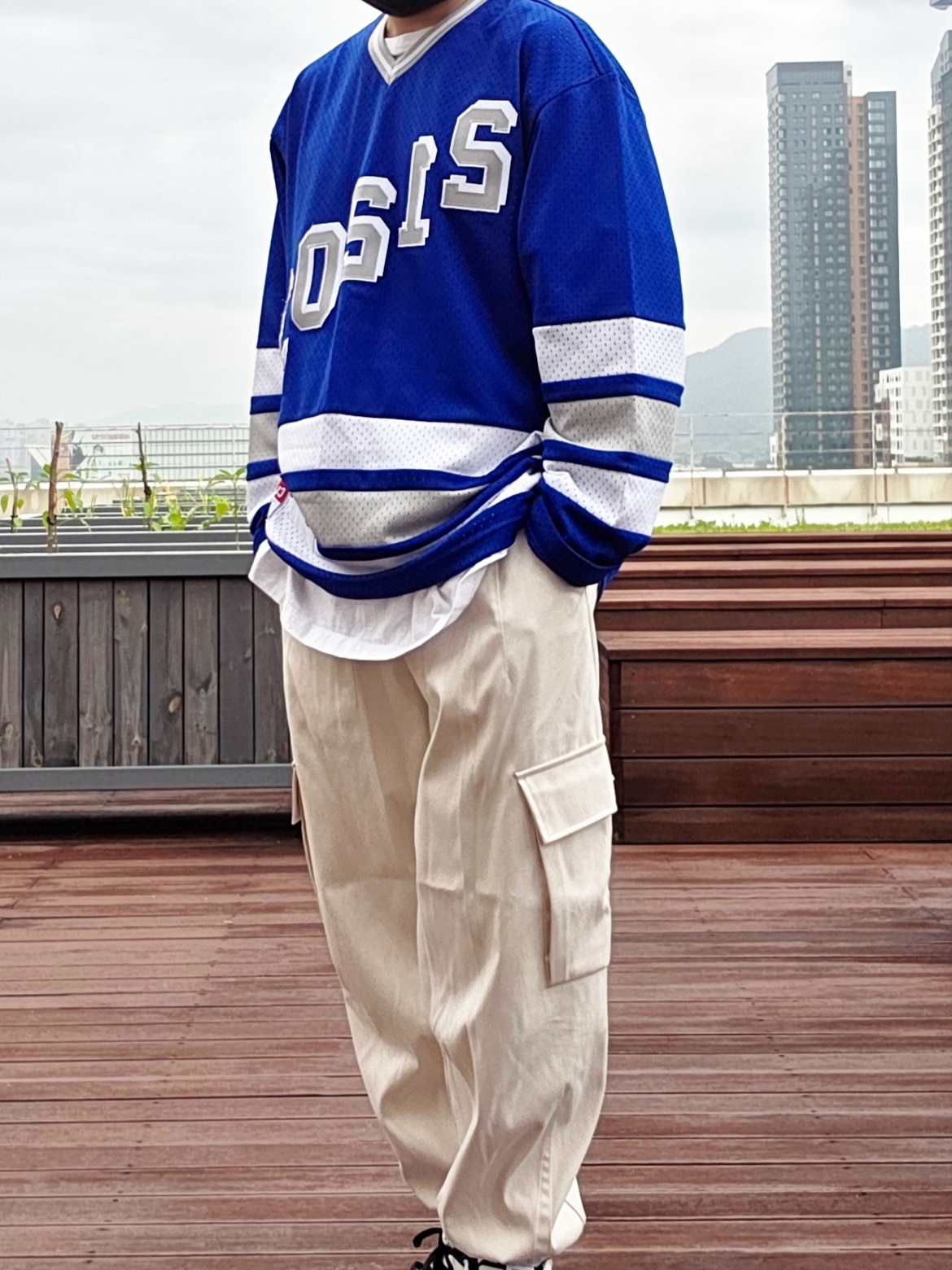 Supreme Money Box Logo New Era White - 22FW, Supreme x WTAPS Mitchell & Ness Hockey Jersey Blue - 21FW 착용 스타일 - 2