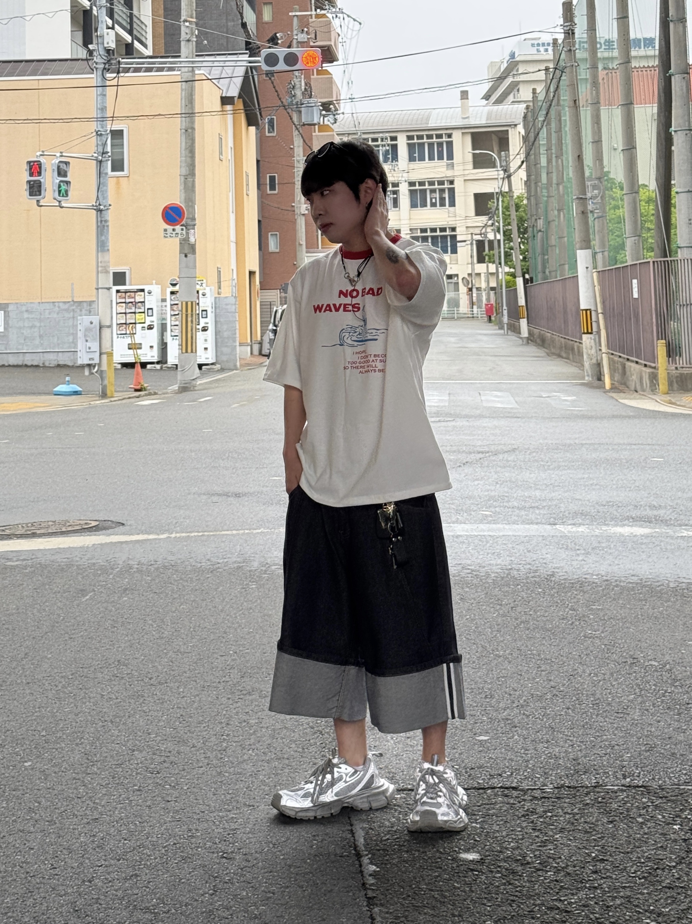 (W) Balenciaga 3XL Sneakers Light Beige 착용 스타일 - 2