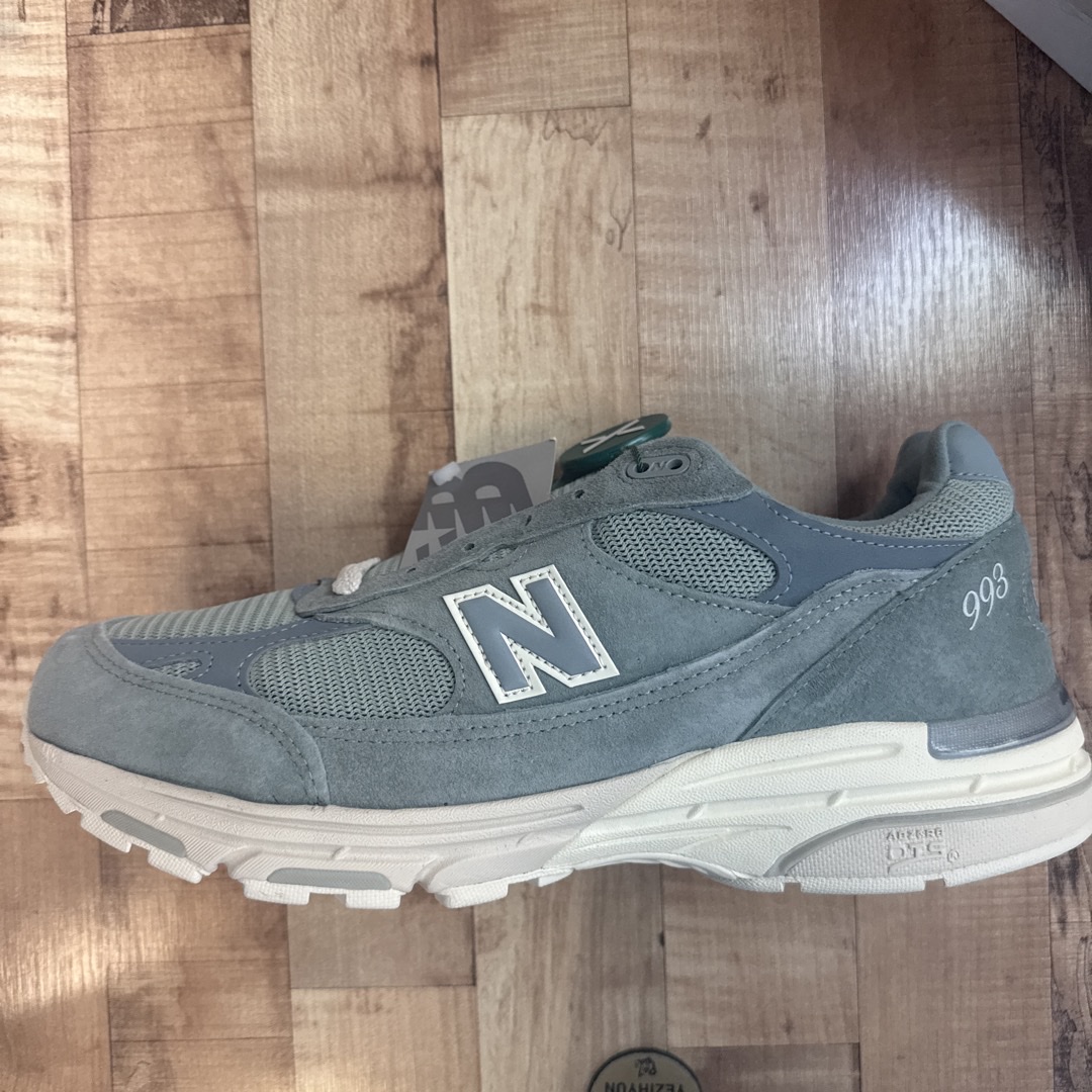 New Balance x Kith 993 Made in USA Slate Grey 착용 스타일 - 2