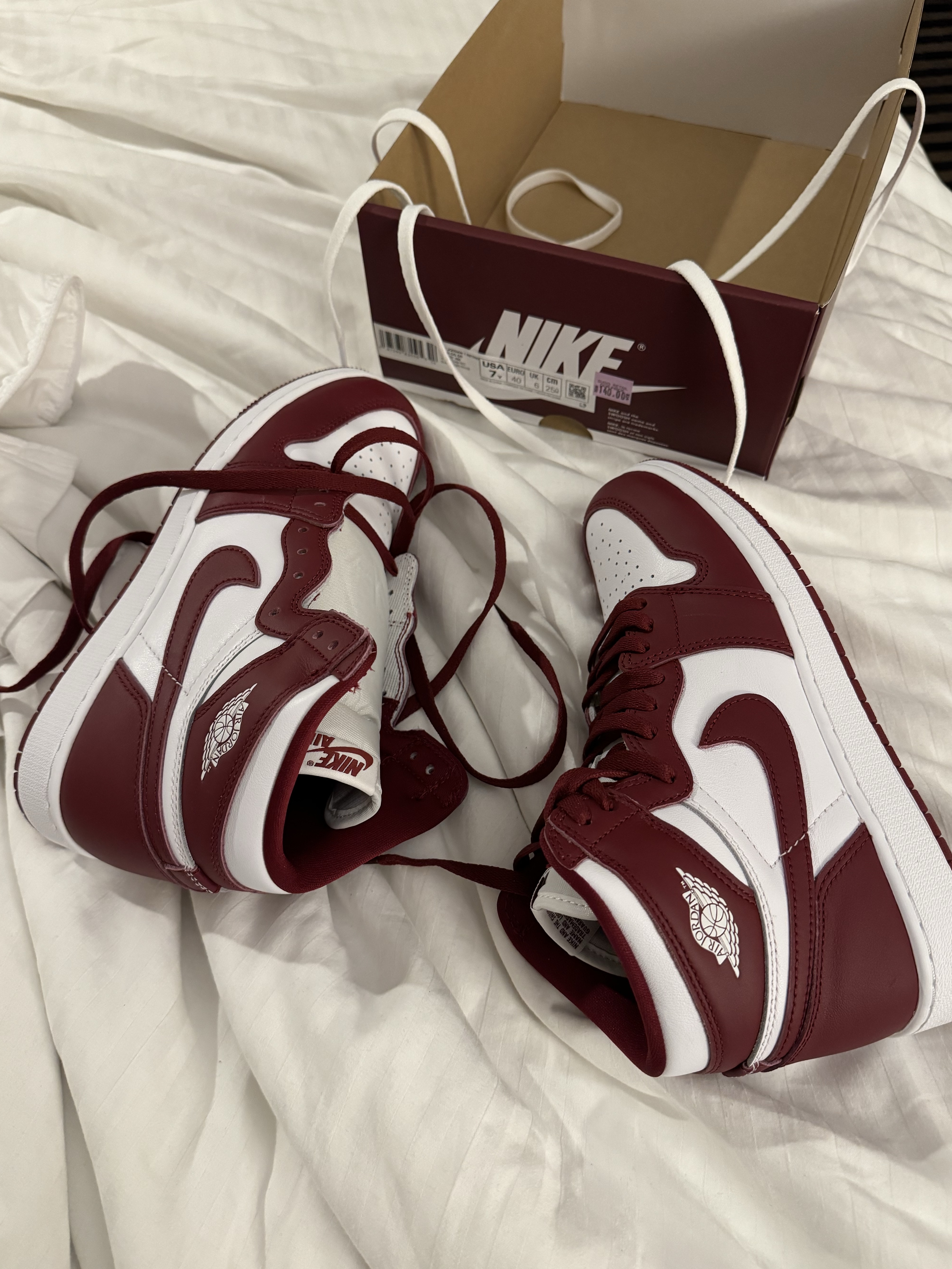 Jordan 1 Retro High OG Artisanal Red 착용 스타일