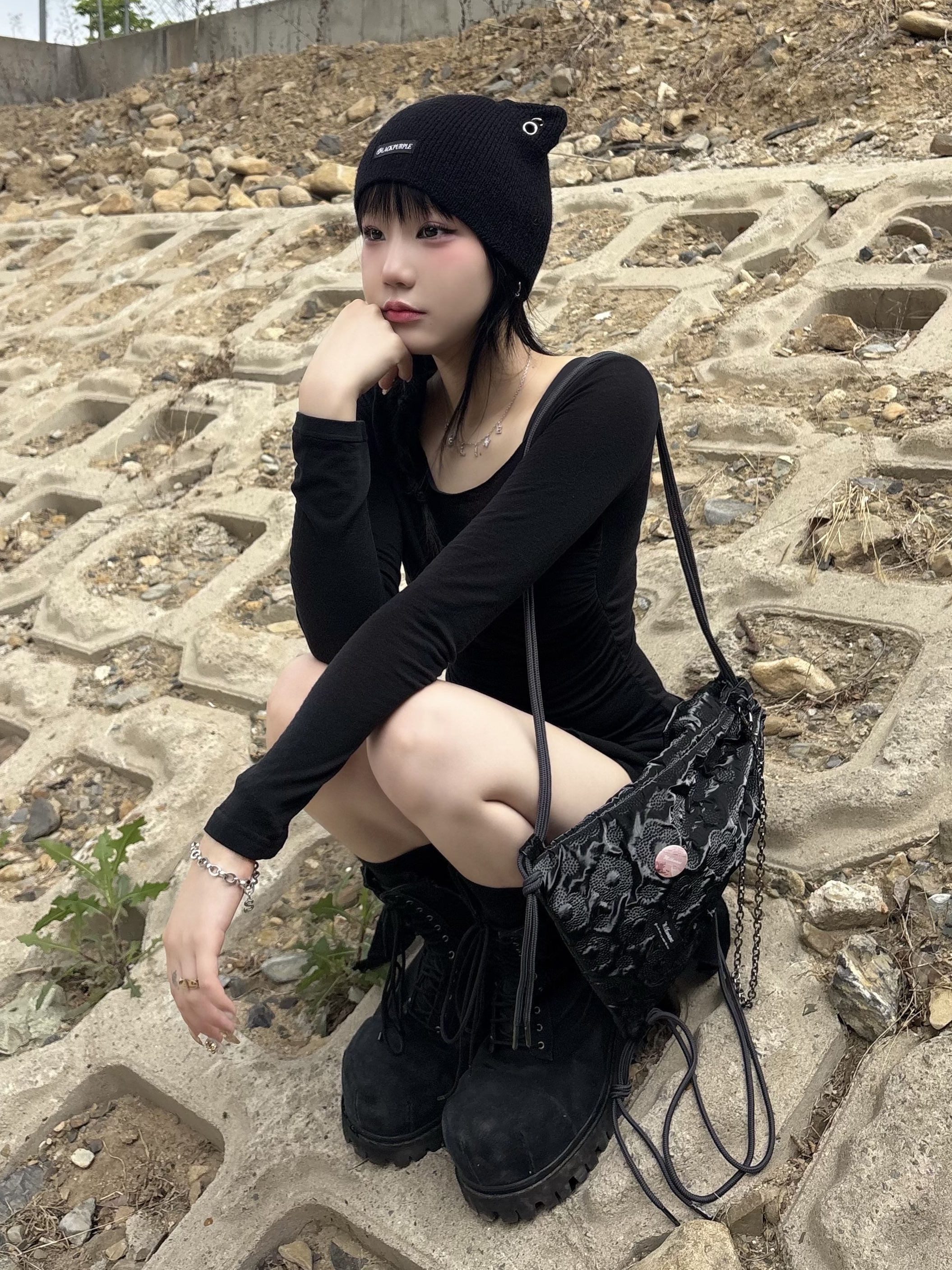 Balenciaga Stomper Bootie Black 착용 스타일 - 1
