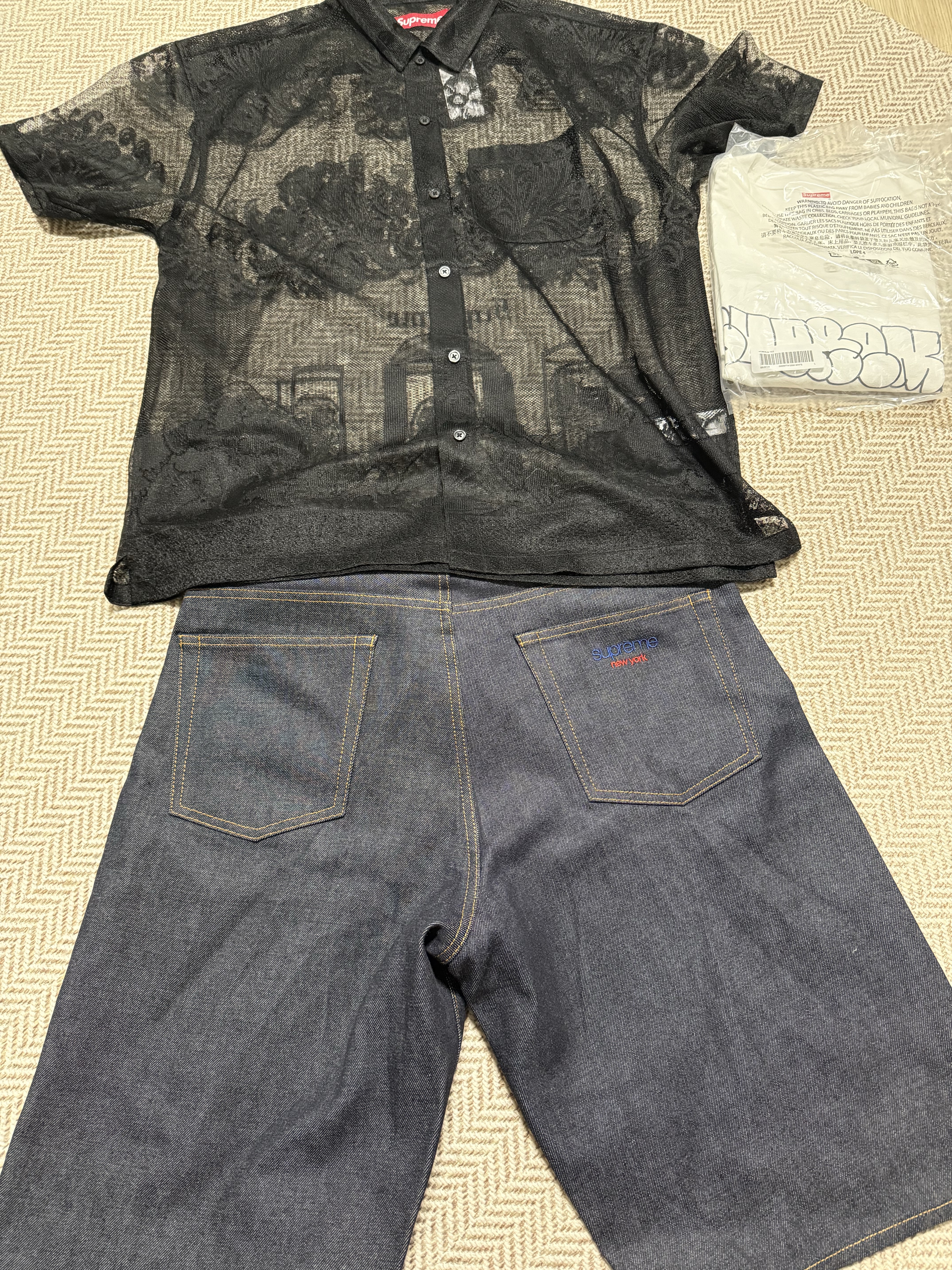 Supreme Last Supper Lace S/S Shirt Black - 25SS, Supreme x Homerun T-Shirt White - 25SS 착용 스타일
