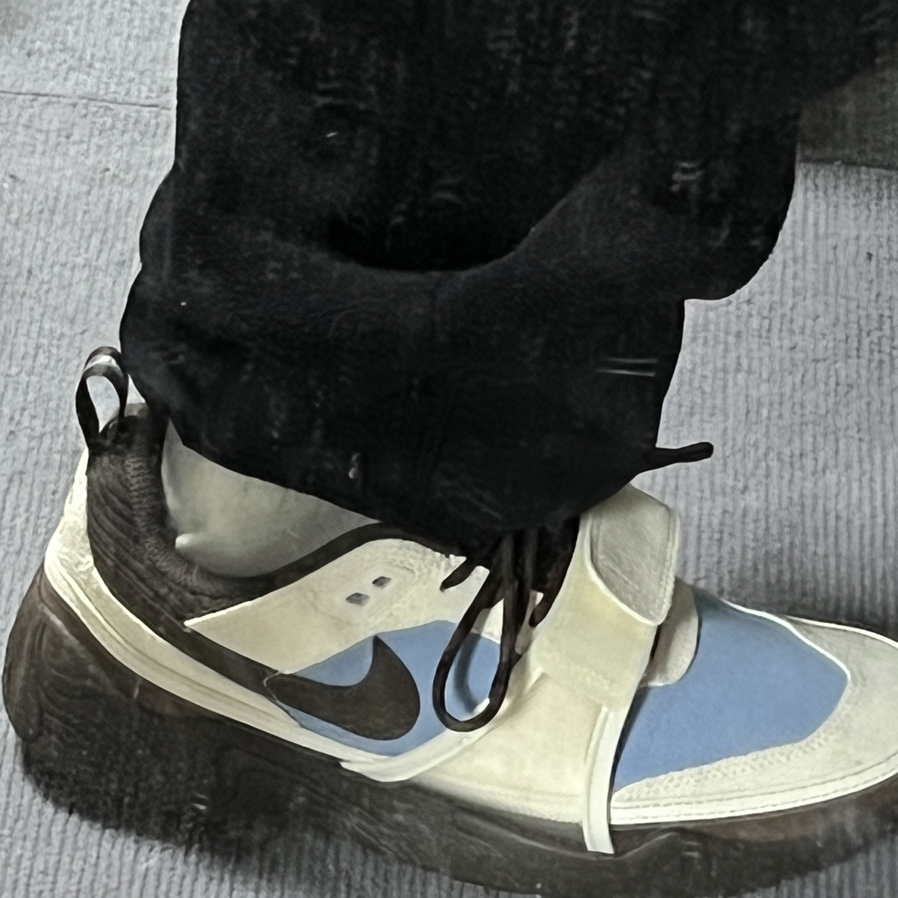 Nike x Travis Scott Zoom Field Jaxx Pale Ivory and Leche Blue 착용 스타일 - 4