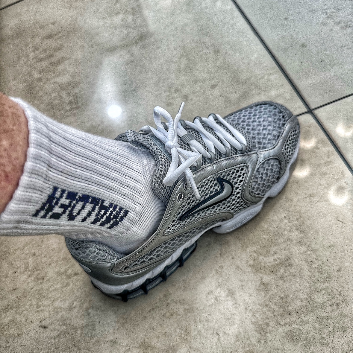 Nike Air Zoom Spiridon Cage 2 Metallic Silver 착용 스타일