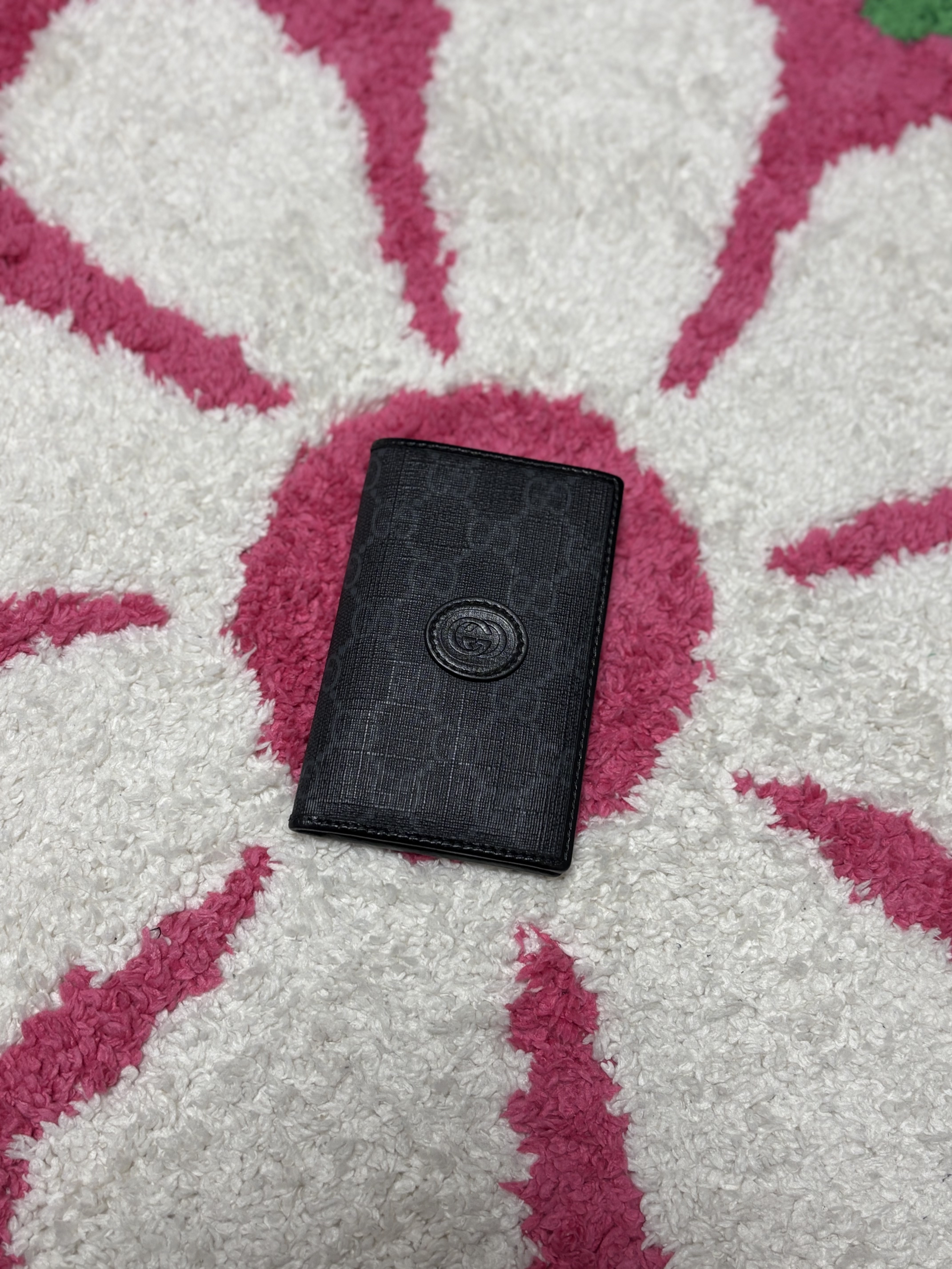 Gucci Mini Wallet with Interlocking G Black Supreme 착용 스타일