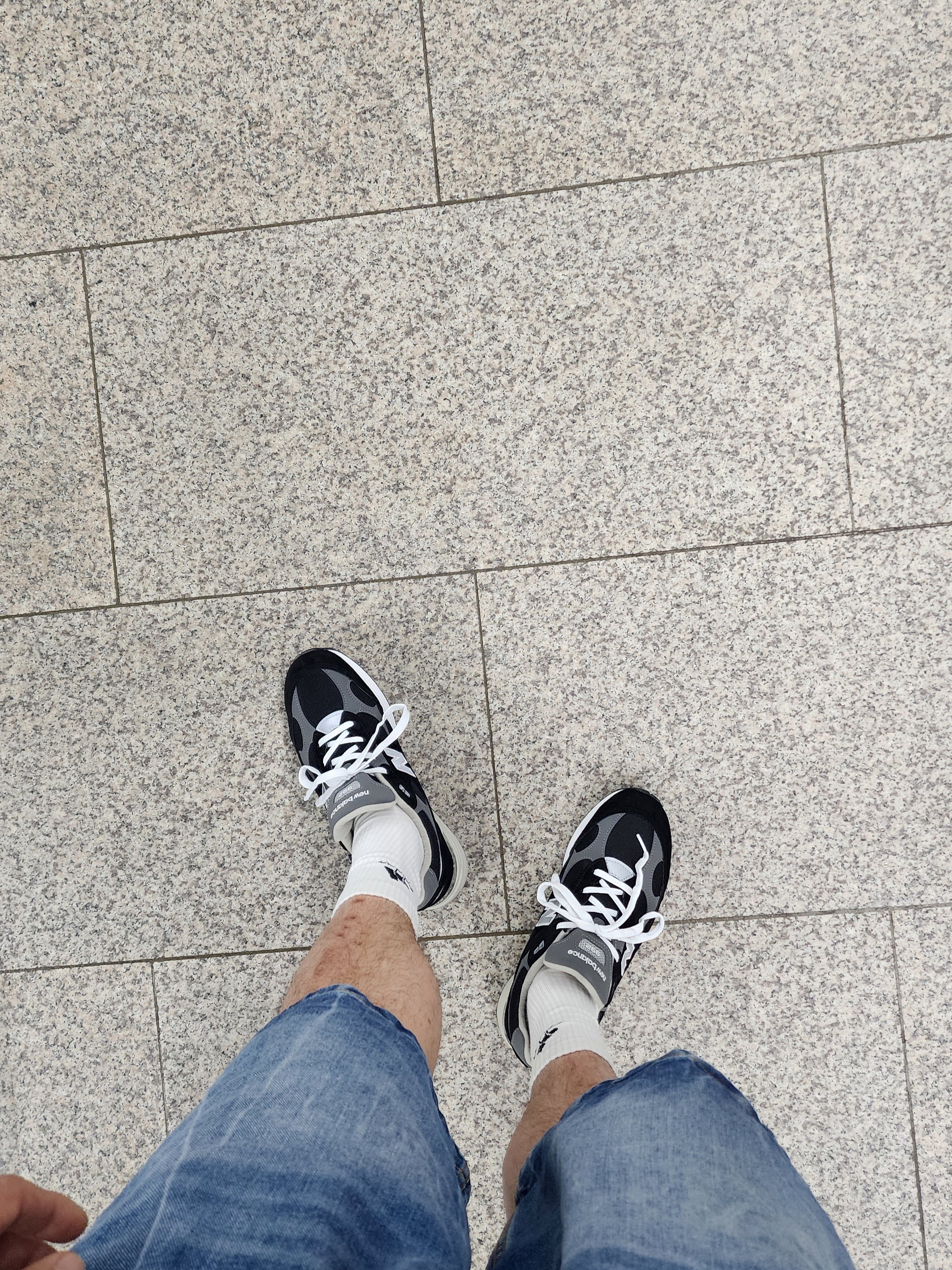 New Balance 992 Made in USA Core Black Grey 착용 스타일