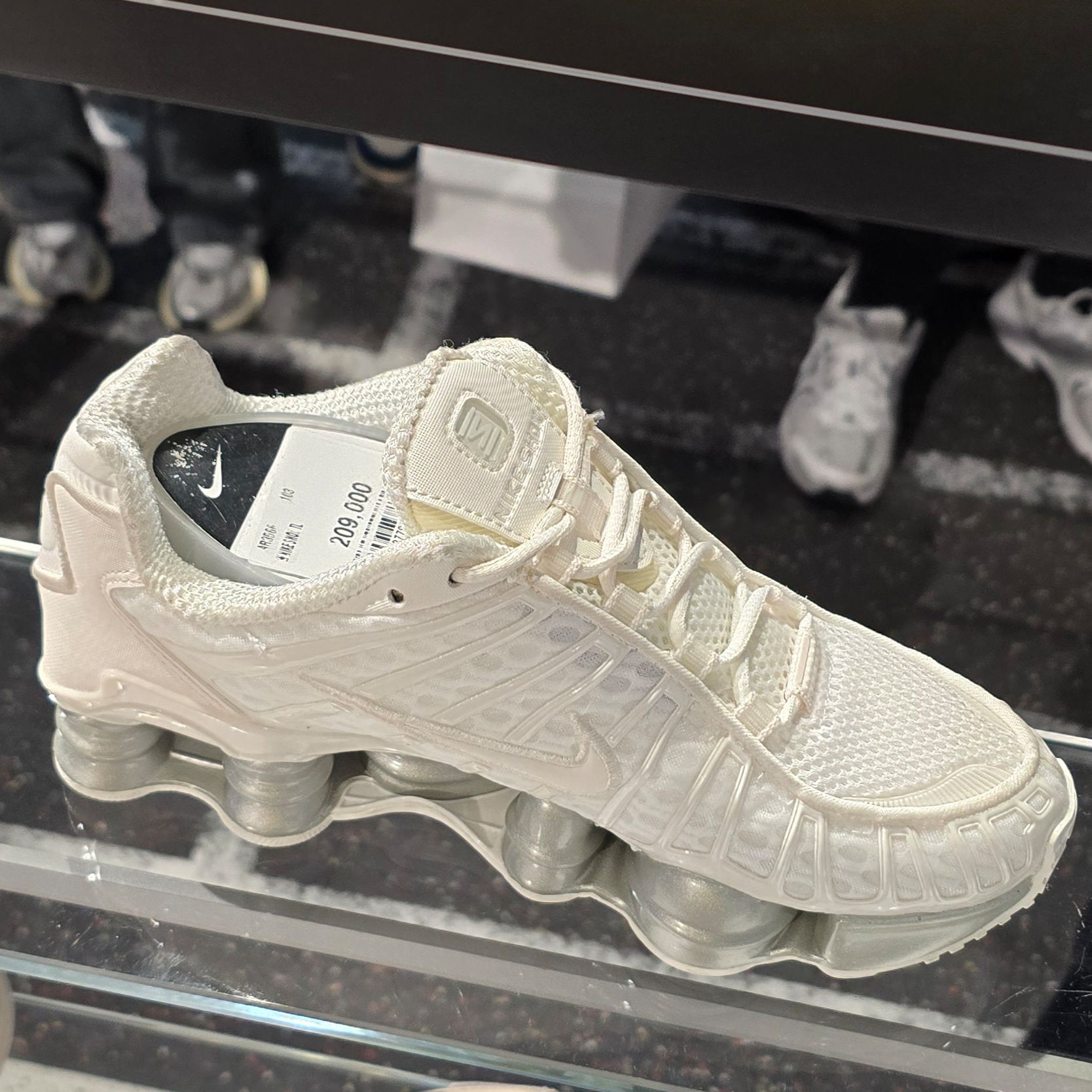 (W) Nike Shox TL Sail 착용 스타일