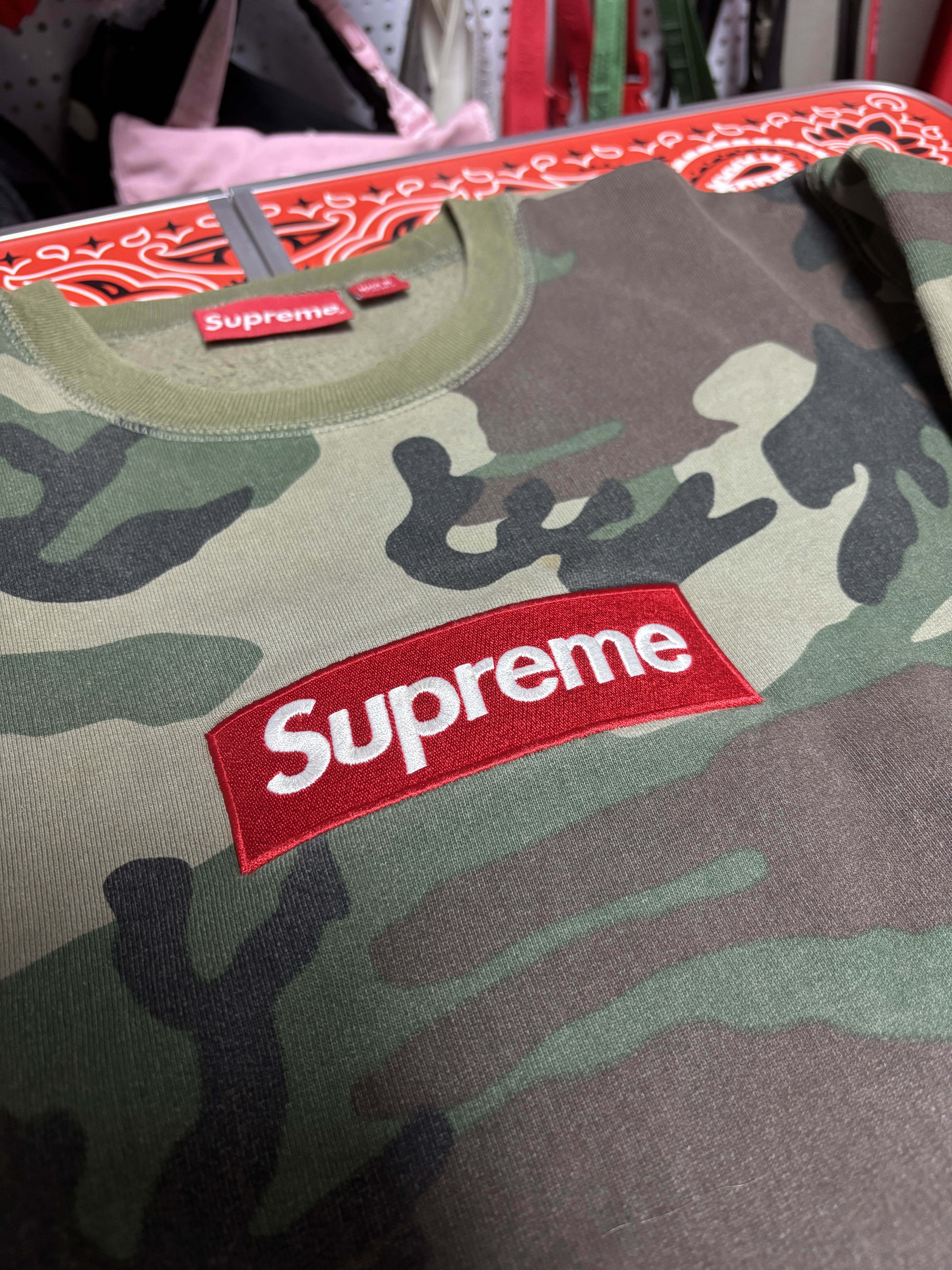 Supreme Windstopper Zip Up Hooded Sweatshirt Snow Camo - 20FW, Supreme Work Zip Up Hooded Sweatshirt Snow Camo - 24FW 착용 스타일 - 4