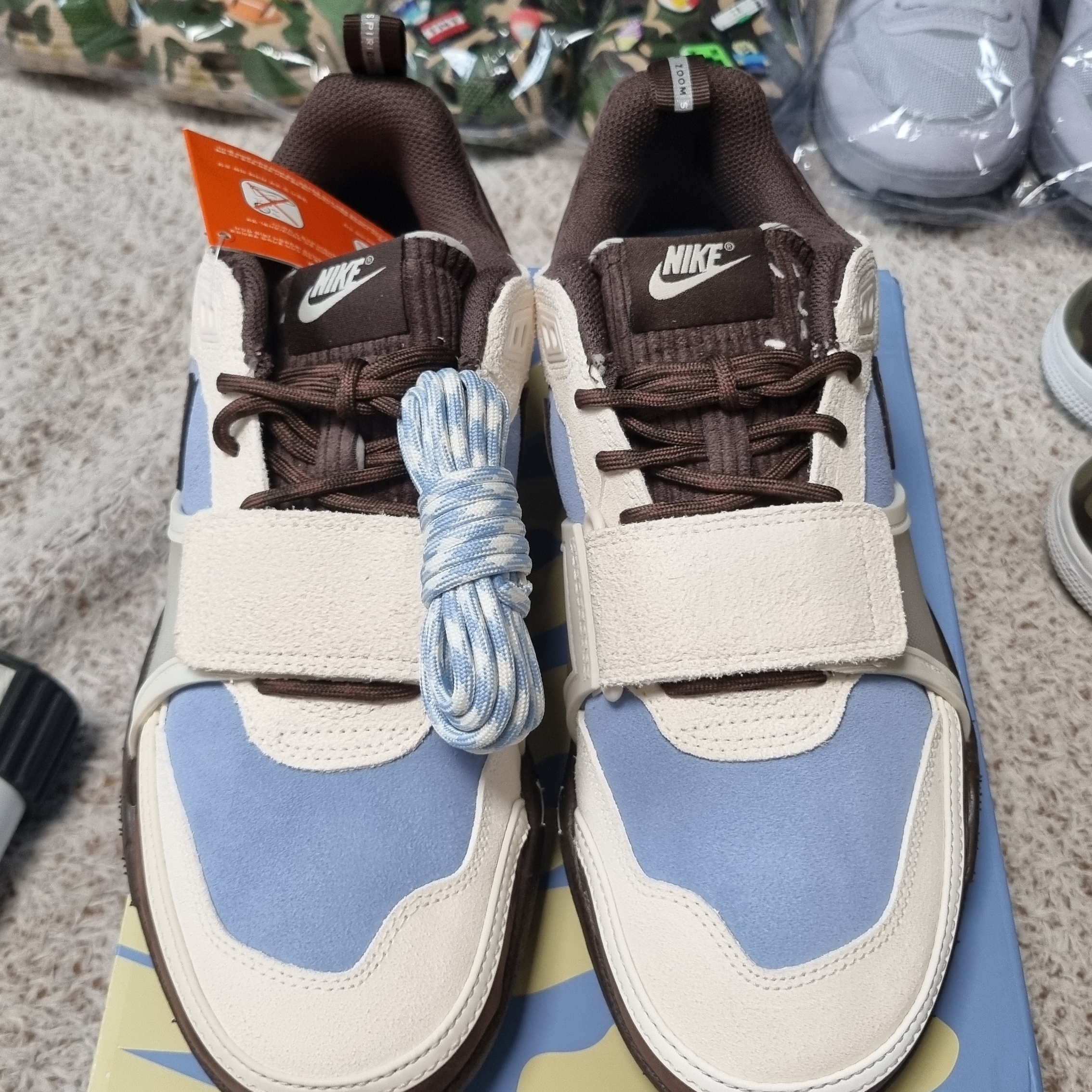 Nike x Travis Scott Zoom Field Jaxx Pale Ivory and Leche Blue 착용 스타일 - 2