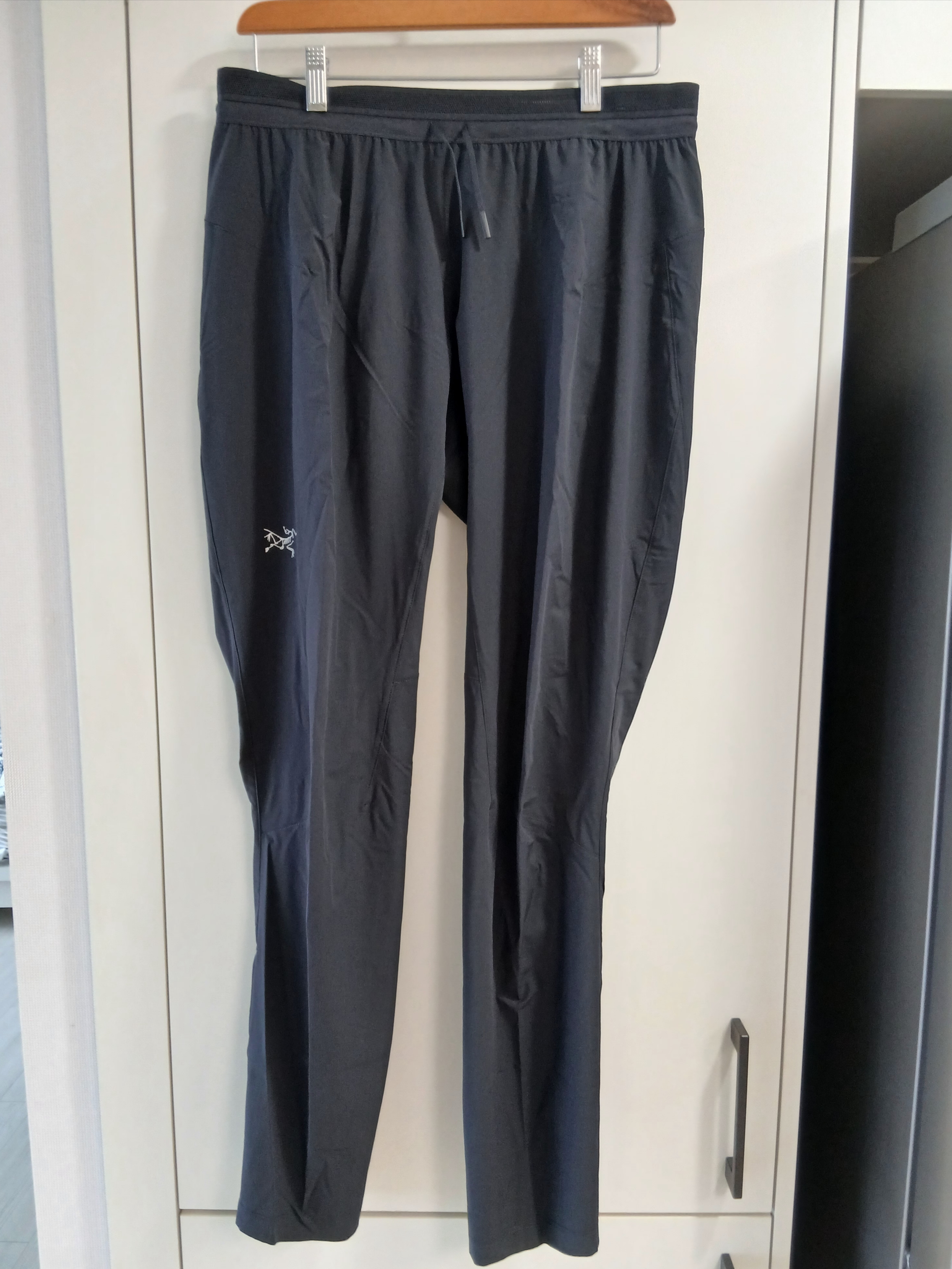 Arc'teryx Norvan Insulated Pants Black 착용 스타일 - 1