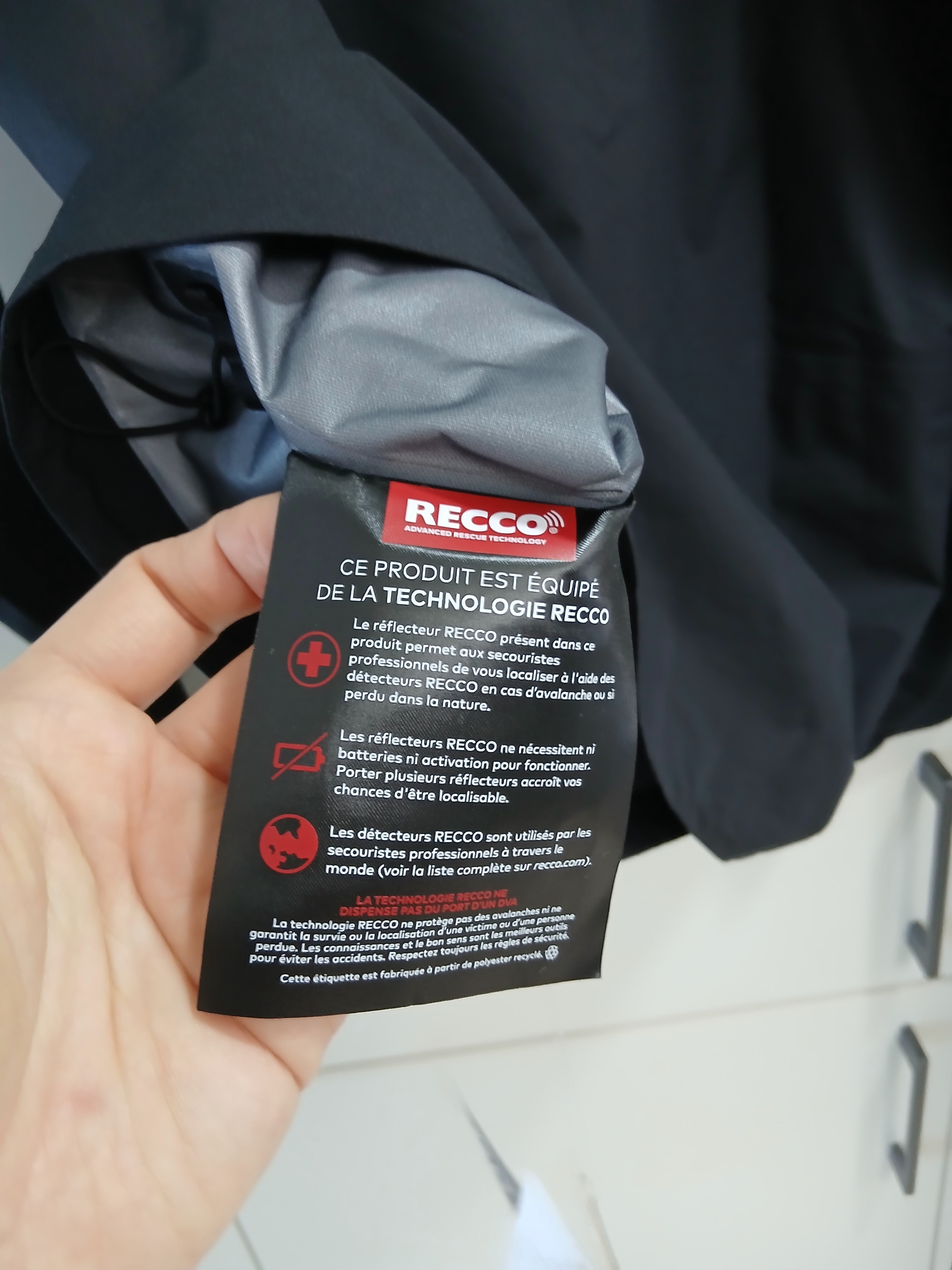 Arc'teryx Norvan Jacket Black 착용 스타일 - 8