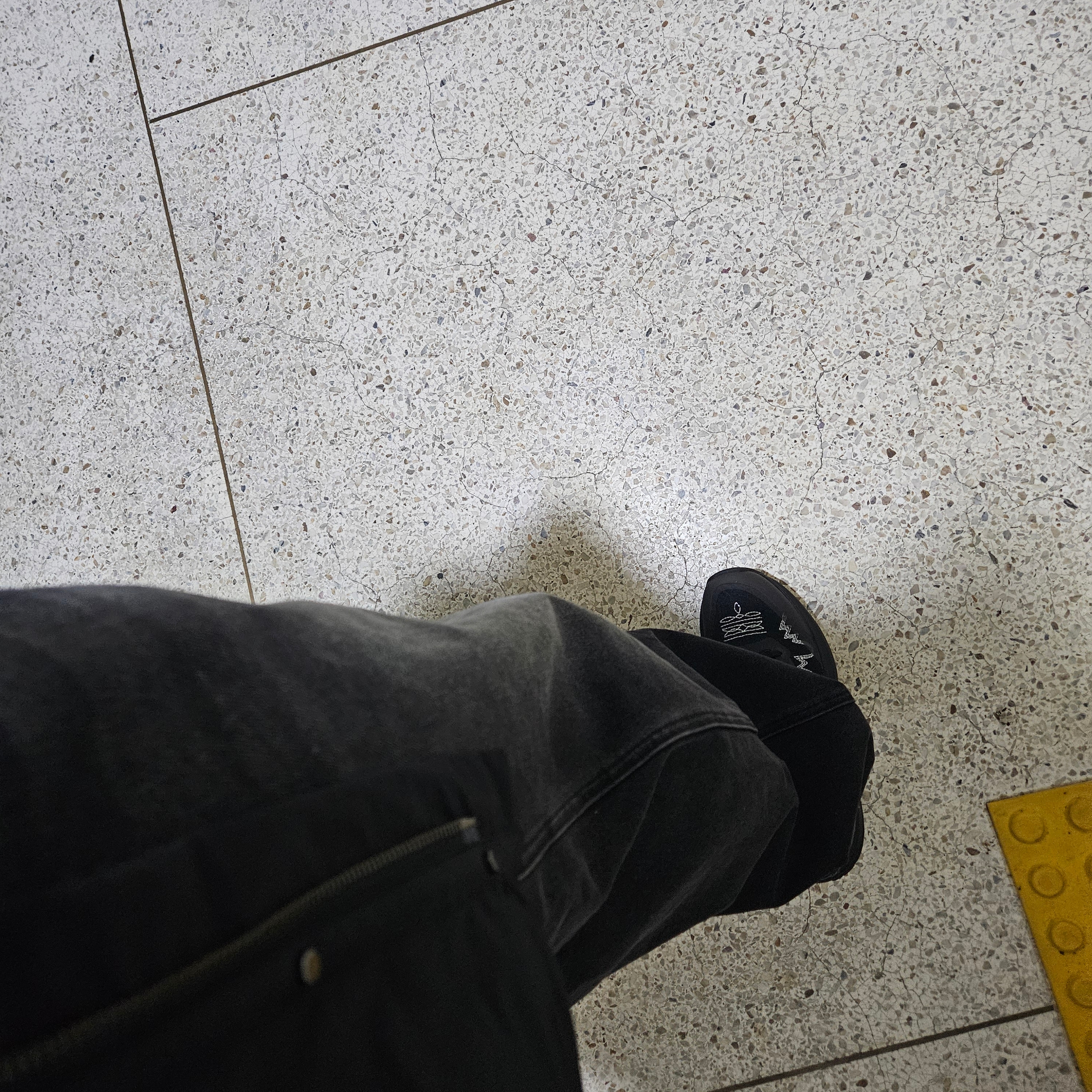 Keen x Engineered Garments WK500 Black 착용 스타일
