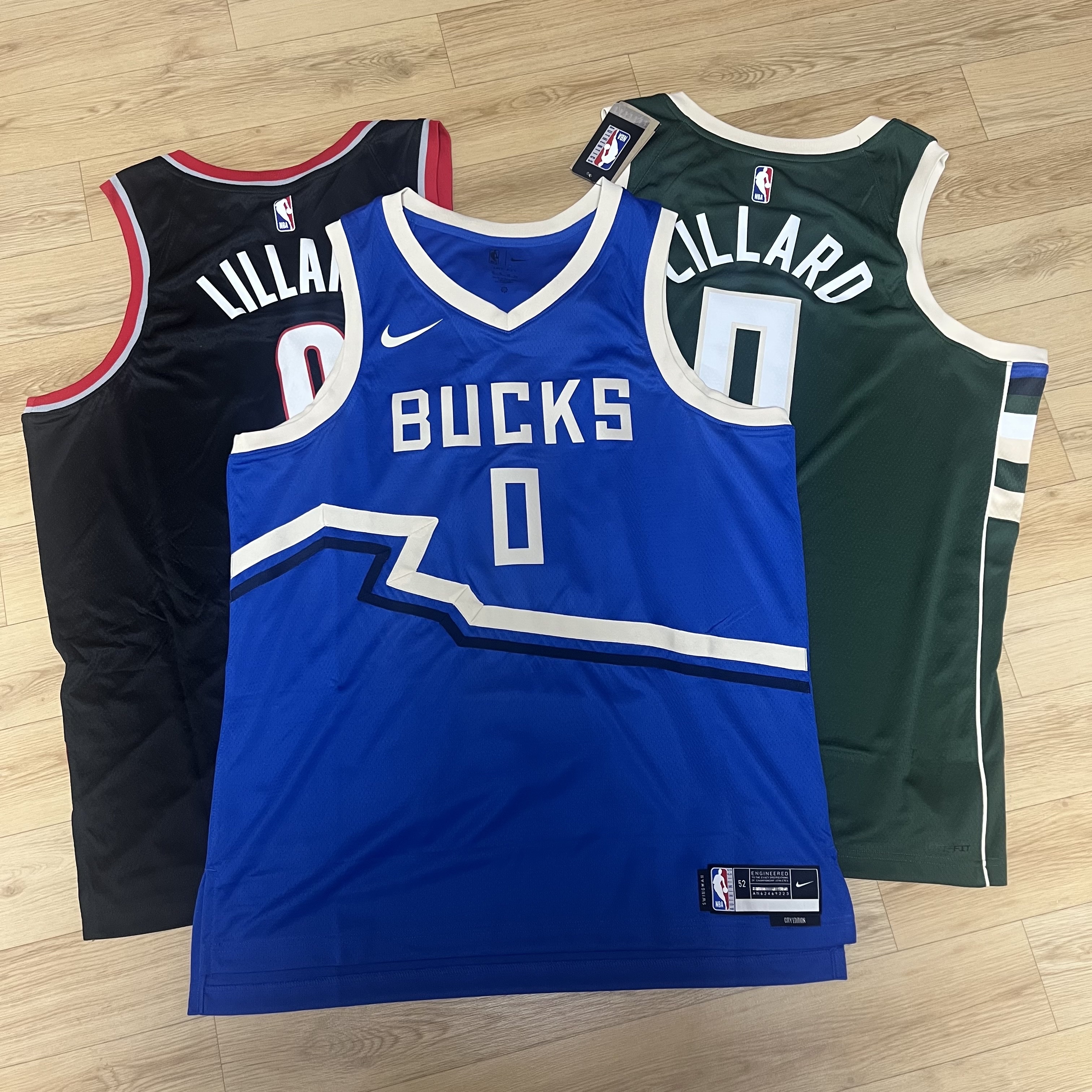 Nike  Damian Lillard Milwaukee Bucks 2024/25 City Edition Dri-Fit NBA Swingman Jersey Game Royal 착용 스타일 - 1