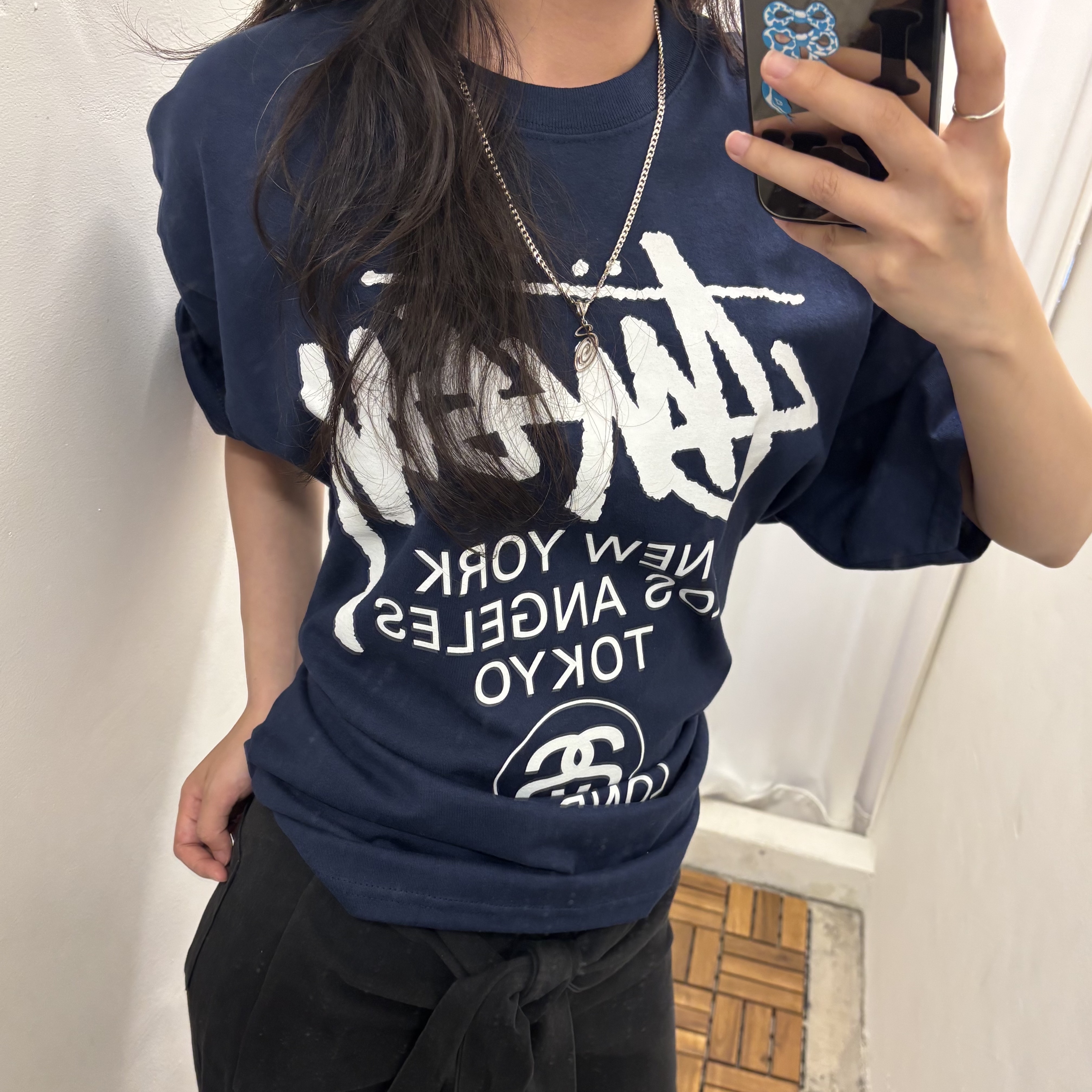 Stussy Swirly S Chain Sterling Silver, Stussy World Tour T-Shirt Navy 2024,2025 착용 스타일 - 2