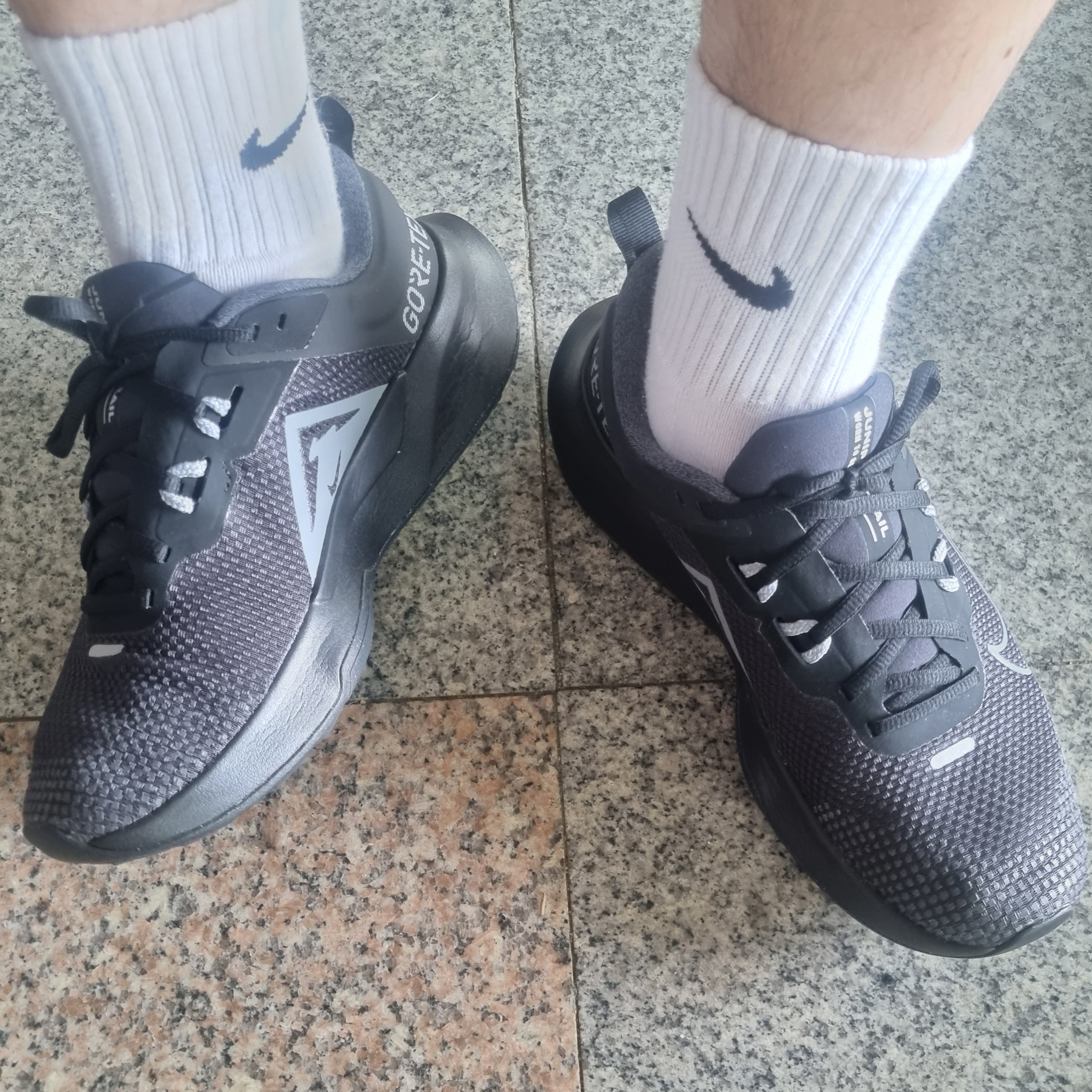 (W) Nike Juniper Trail 2 Gore-Tex Black Cool Grey 착용 스타일