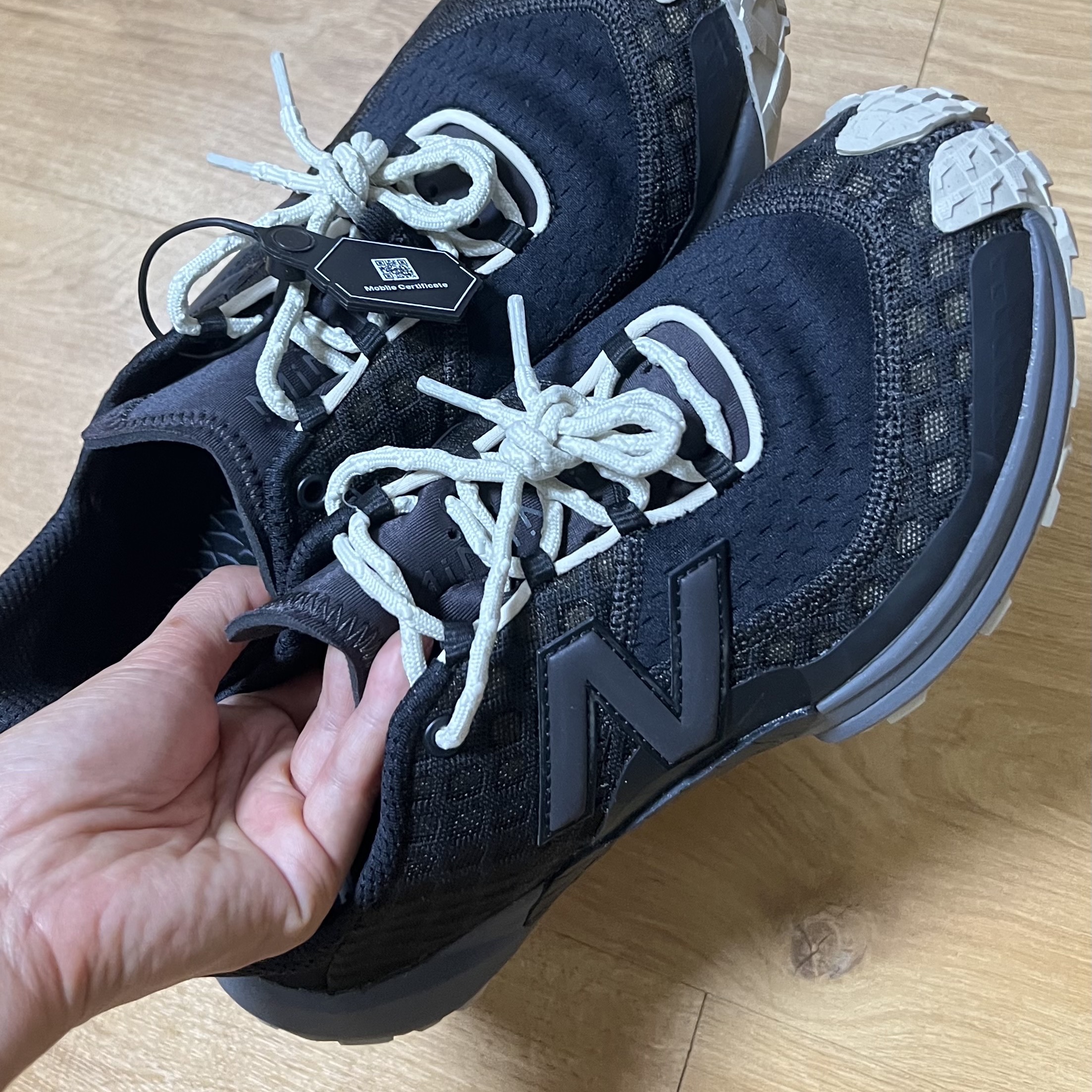 New Balance Minimus Trail Black 착용 스타일
