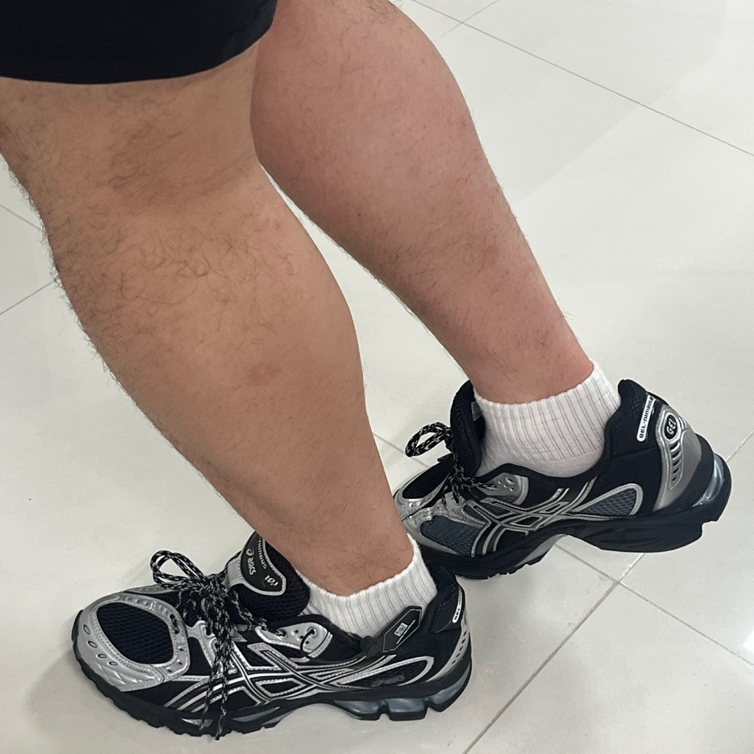 Asics Gel-Nimbus 10.1 Black Pure Silver - Korea Exclusive 착용 스타일 - 1