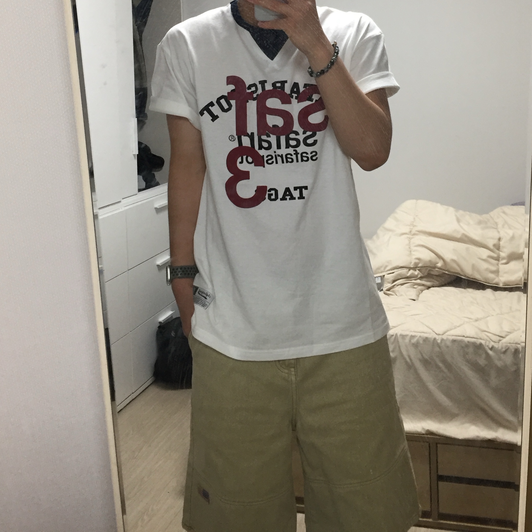[예약 배송][KREAM 단독] Safarispot Roux Base School Club Tee White, Apple Watch Nike Series 7 41mm Cellular Starlight Aluminum Case with Nike Sport Band Pure Platinum Black (Korean Ver.) 착용 스타일
