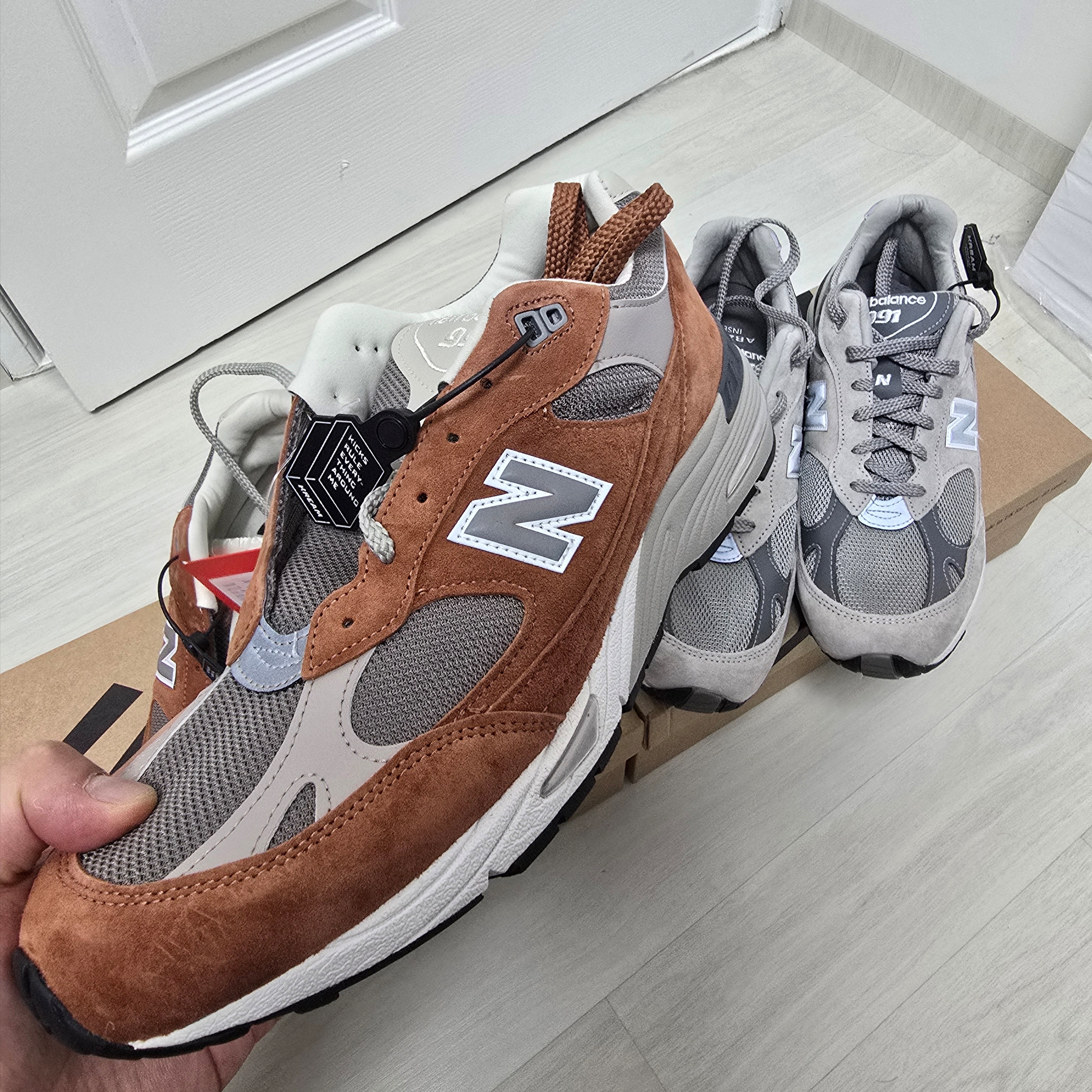 New Balance 991 Made in UK Grey, New Balance 991 Made in UK Sequoia Falcon 착용 스타일 - 2
