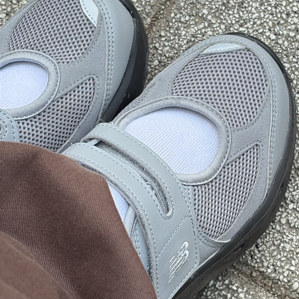 (W) New Balance Breeze SD2202 Gray 착용 스타일
