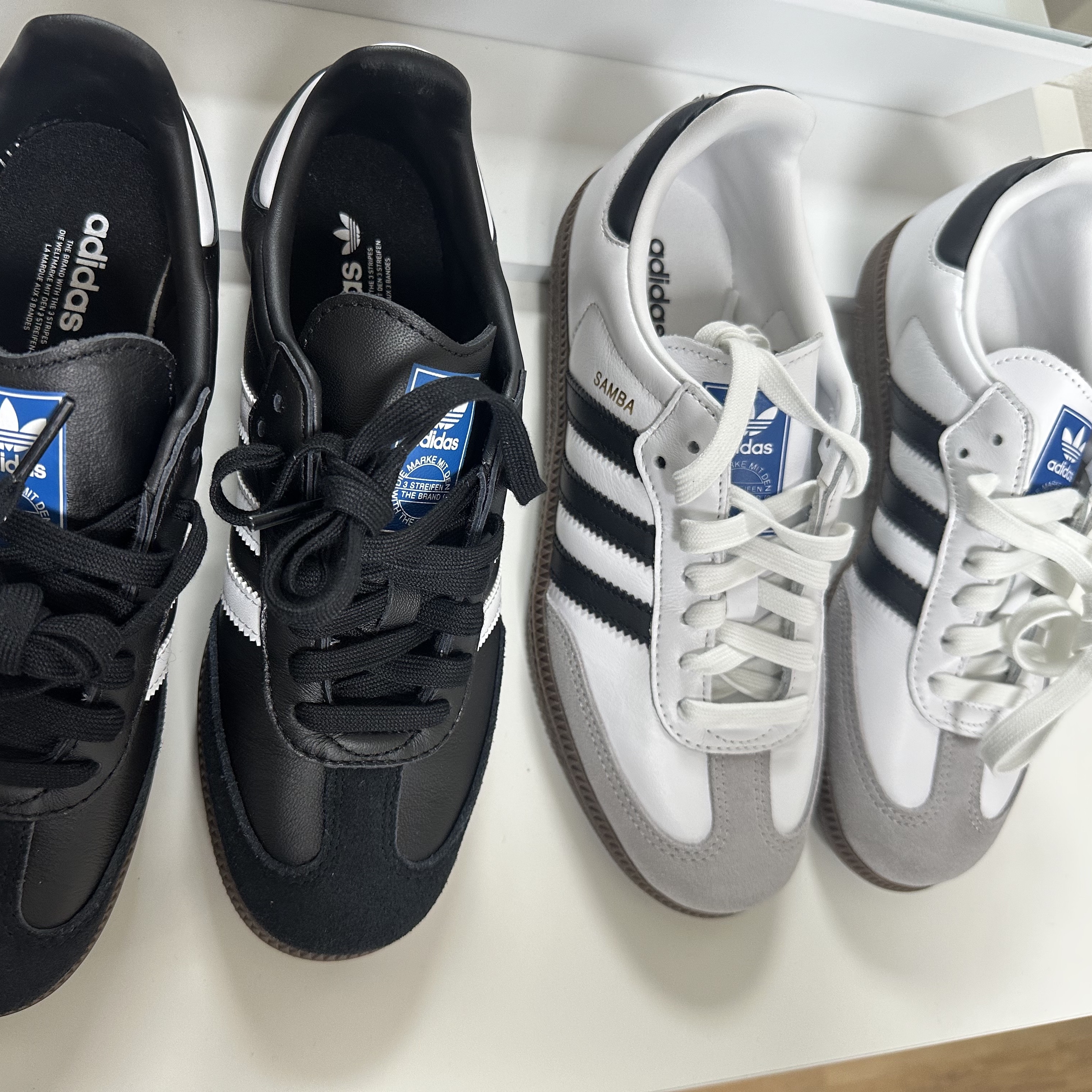 Adidas Samba OG Black White Gum, Adidas Samba OG Cloud White 착용 스타일 - 2