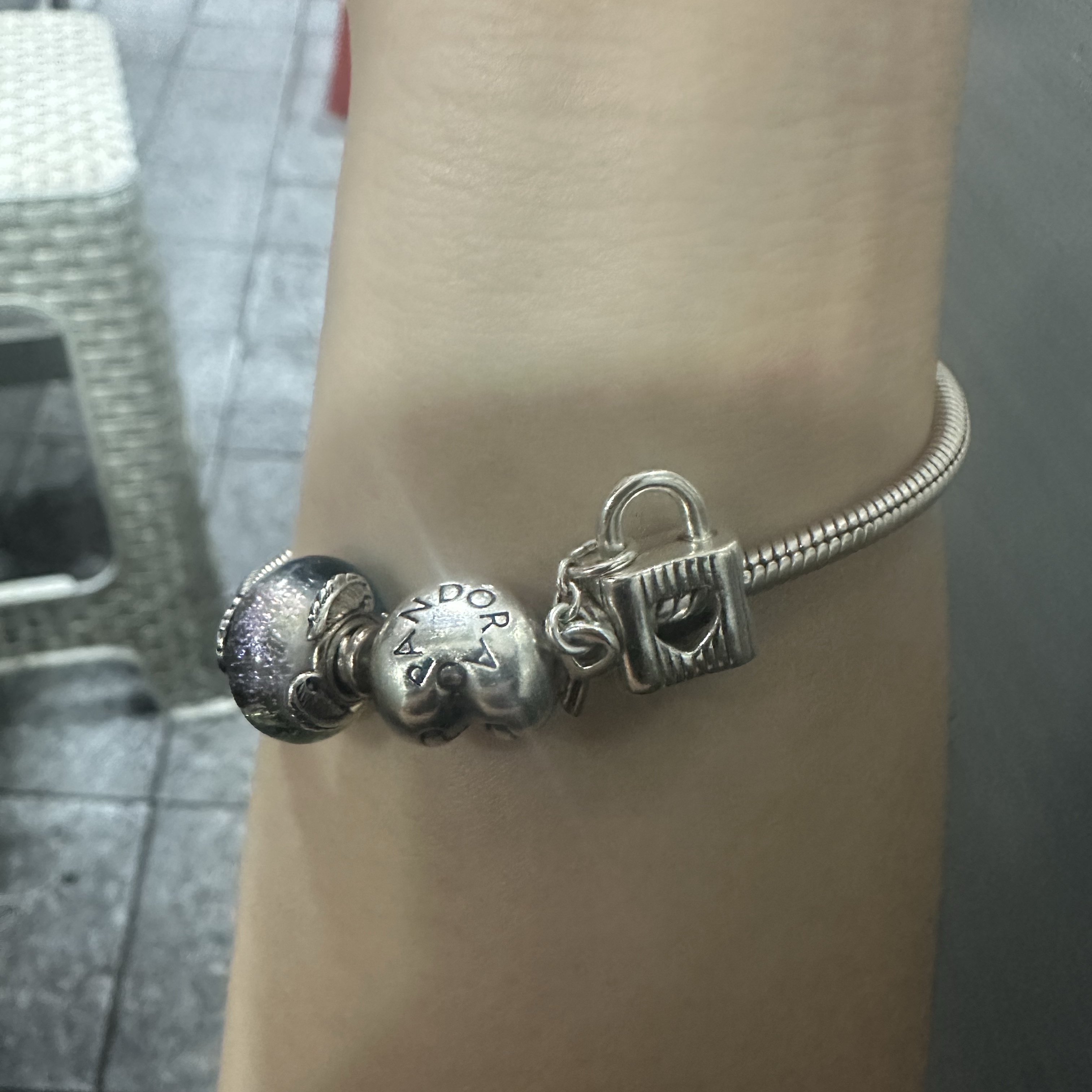 (W) Pandora Padlock & Heart Key Charm Sterling Silver Black, (W) Pandora Heart Shaped Clasp Bracelet Sterling Silver 착용 스타일