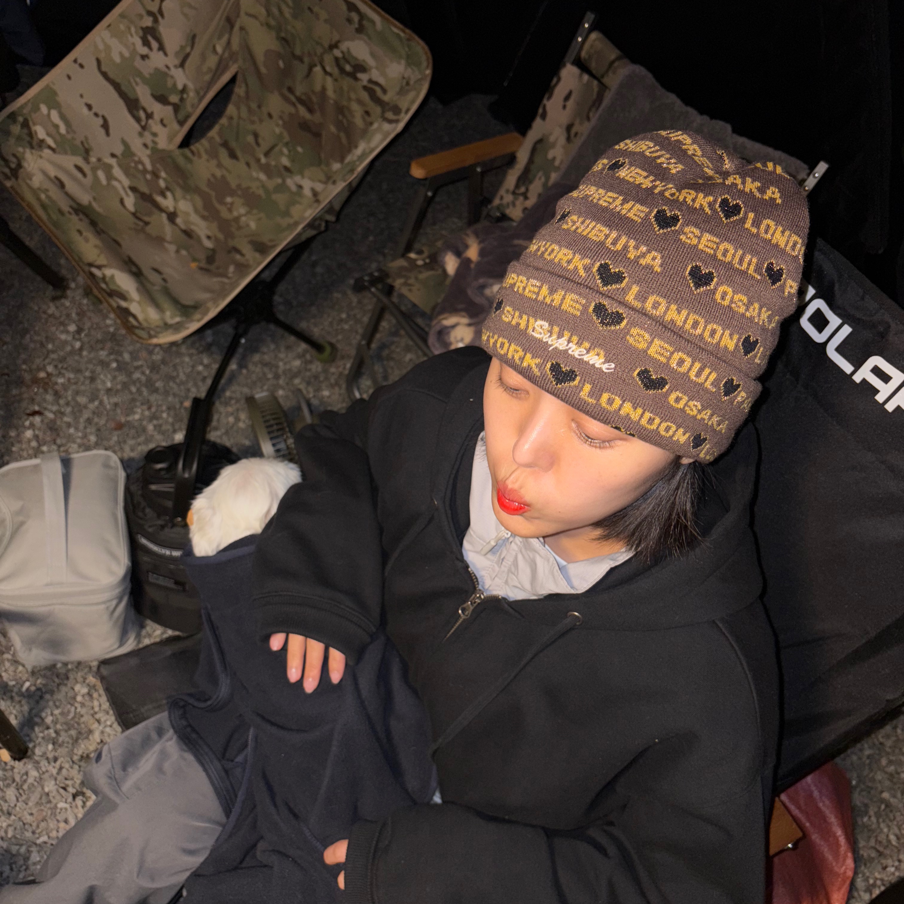 Supreme Hearts Beanie Brown - 24FW 착용 스타일 - 2
