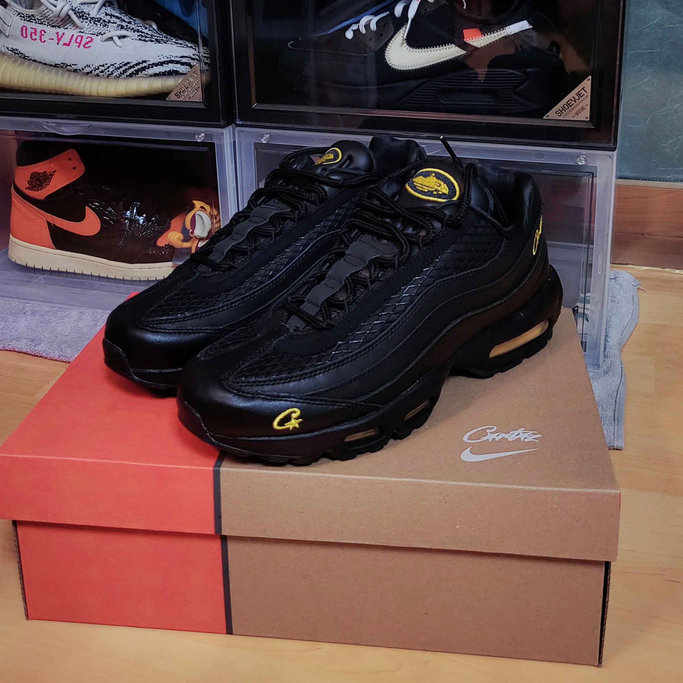 Nike x Corteiz Air Max 95 Black and Tour Yellow, Adidas Yeezy Boost 350 V2 Zebra 2022/2023 착용 스타일 - 1