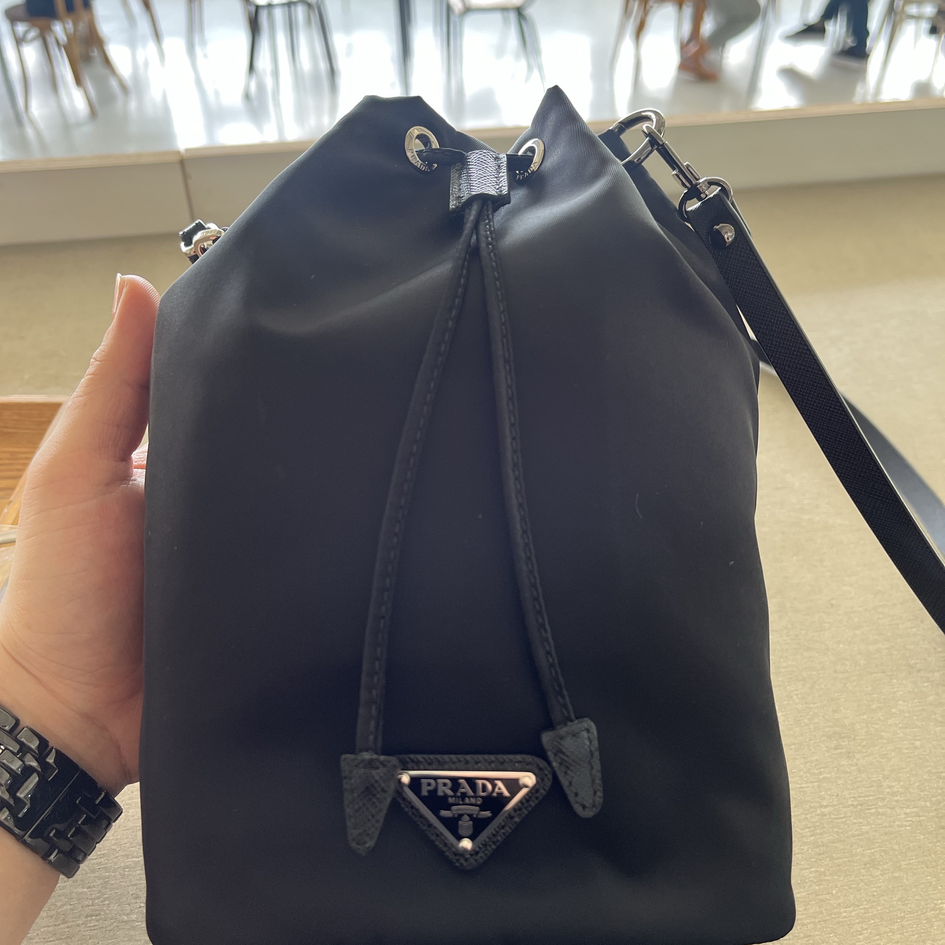 Prada Re-Nylon Drawstring Pouch Black 착용 스타일