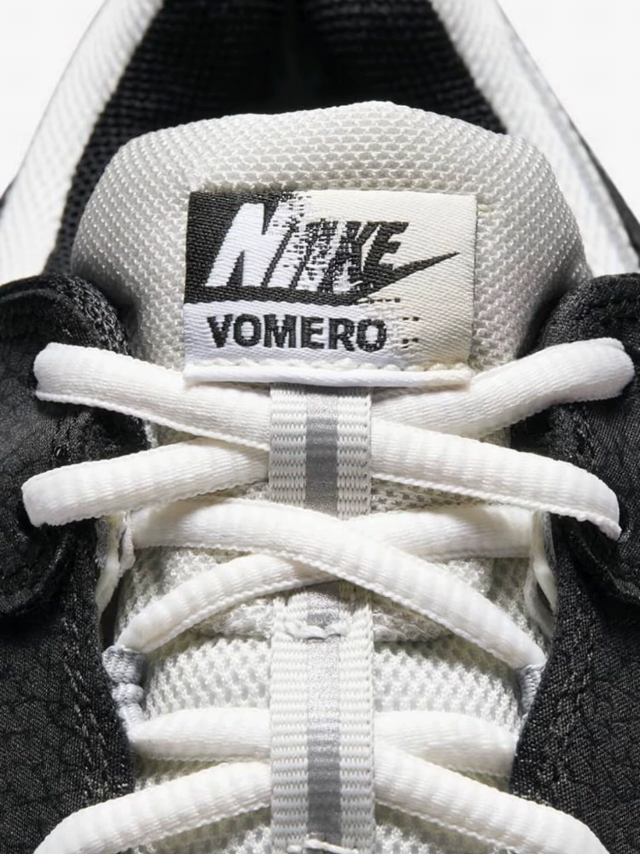 (W) Nike Zoom Vomero 5 Wolf Grey and Black 착용 스타일 - 4