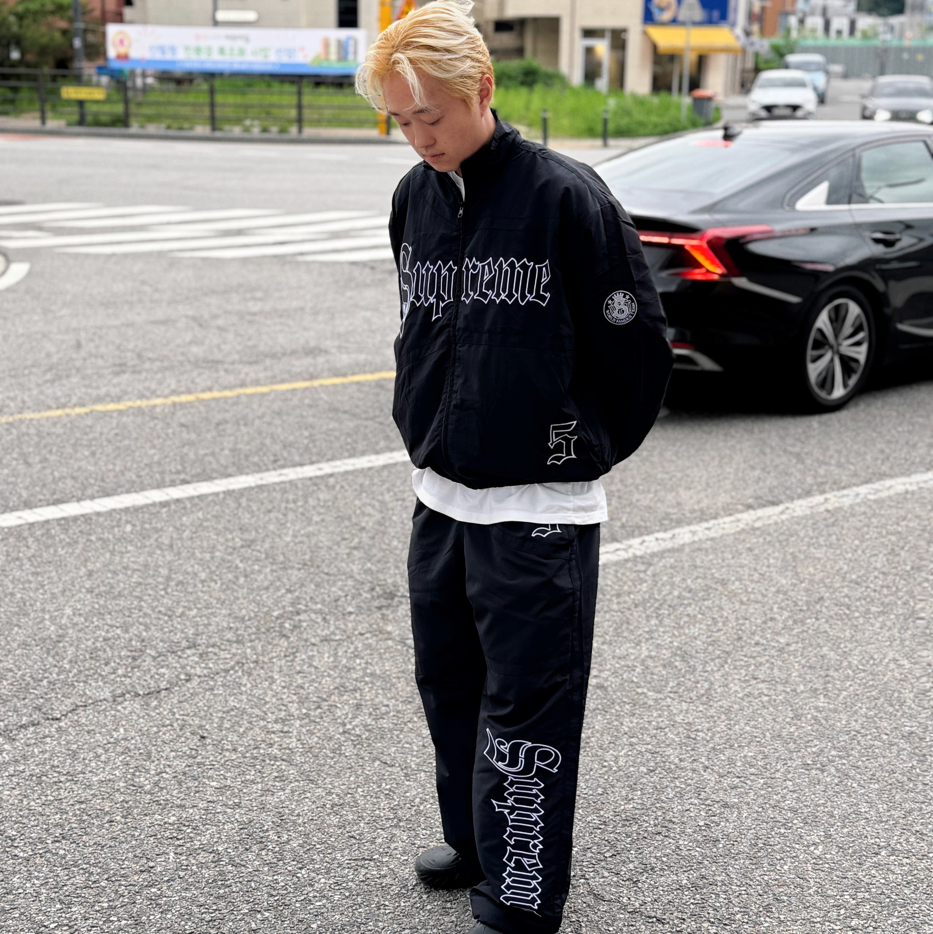 Supreme Old English Track Jacket Black - 25SS, Supreme Old English Track Pants Black - 25SS 착용 스타일