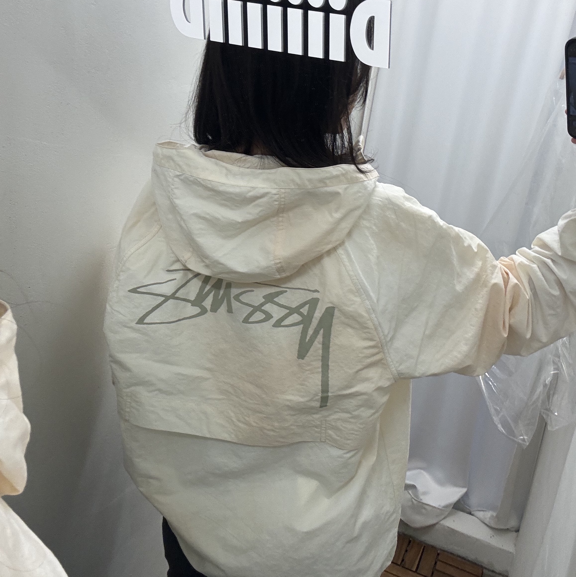 Stussy Swirly S Chain Sterling Silver, Stussy World Tour T-Shirt Navy 2024,2025 착용 스타일 - 5