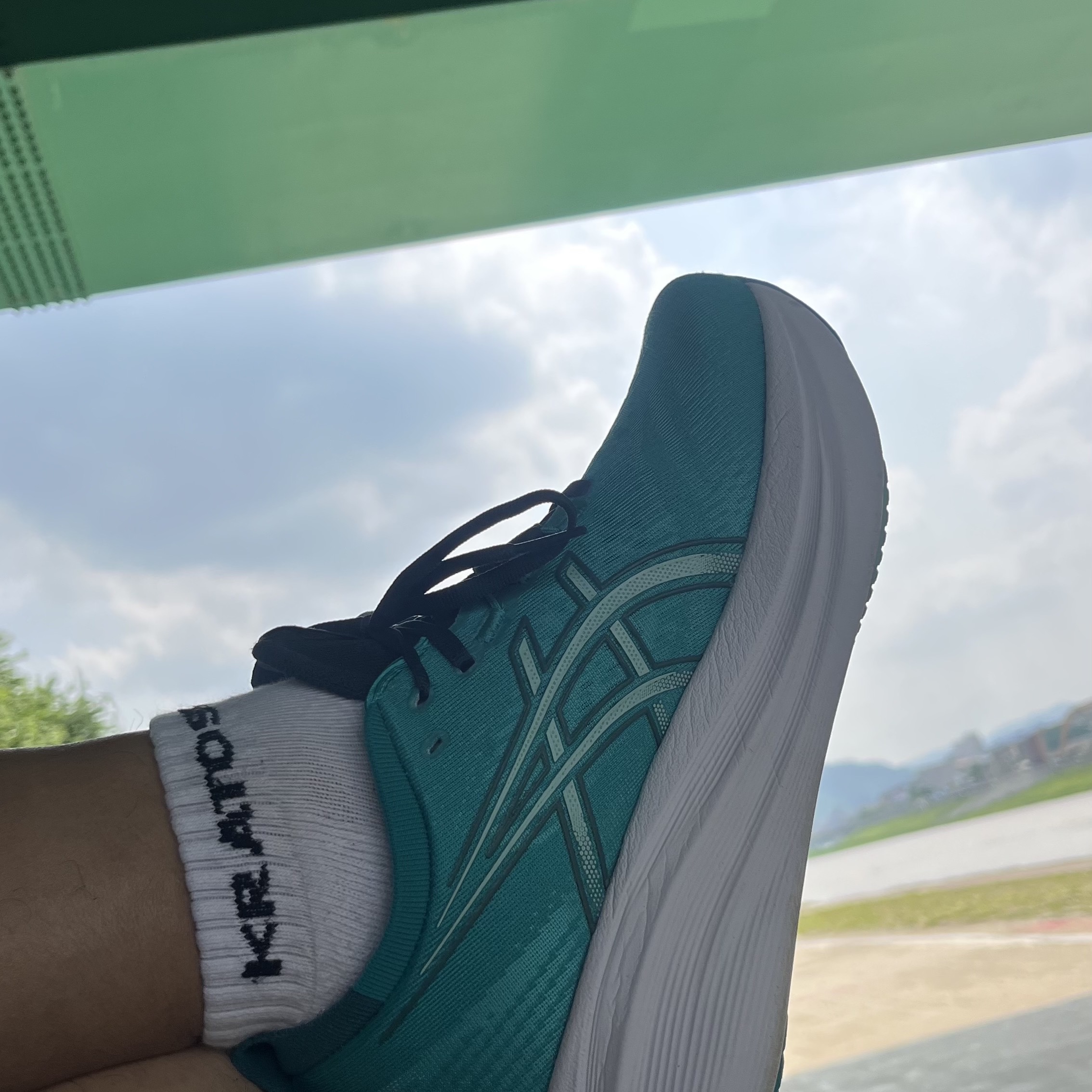 Asics Gel-Nimbus 27 Wave Teal Saxon Green 착용 스타일