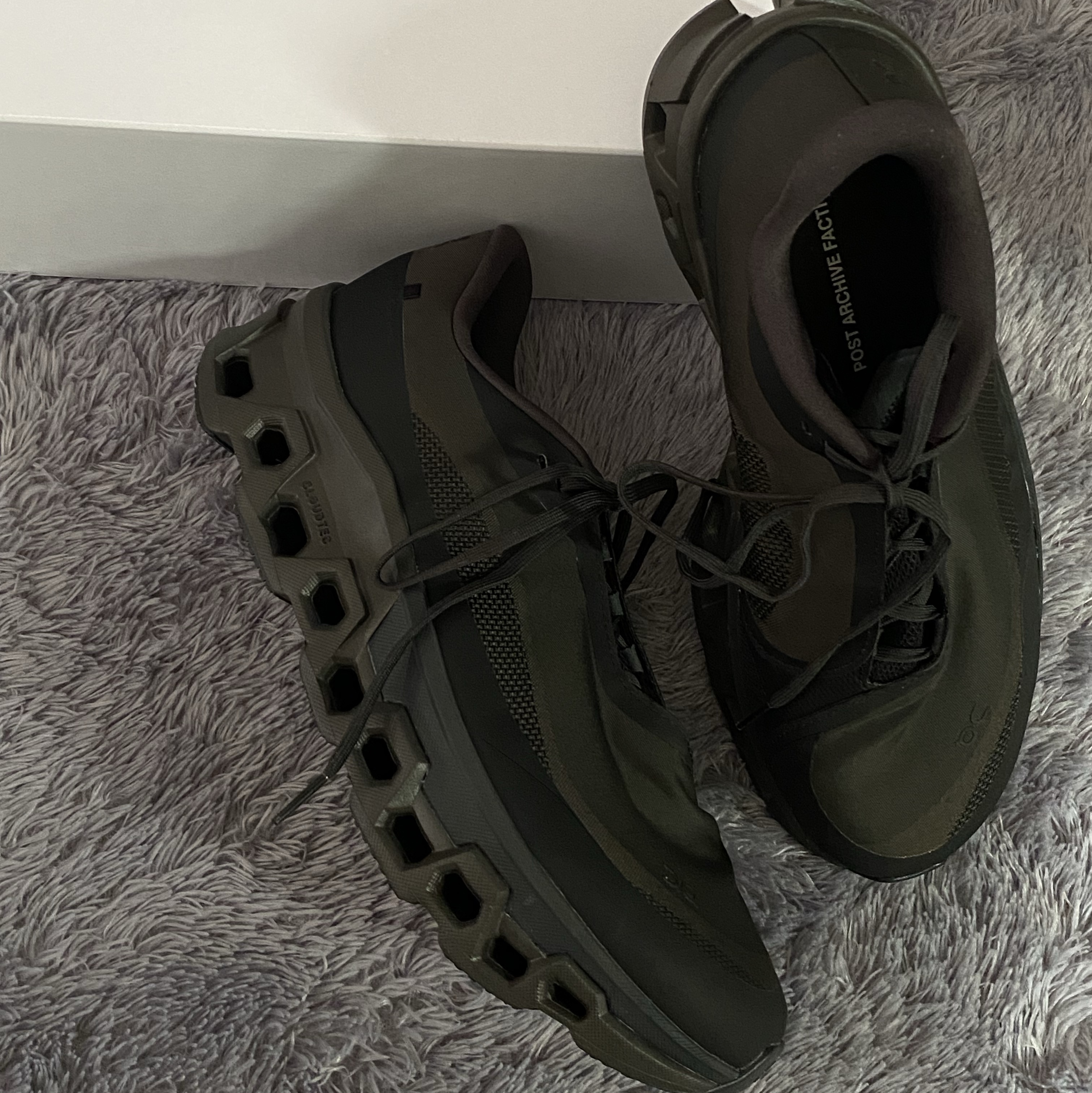 On Running x Post Archive Faction (Paf) Cloudmonster 2 Thorn Brown 착용 스타일 - 3