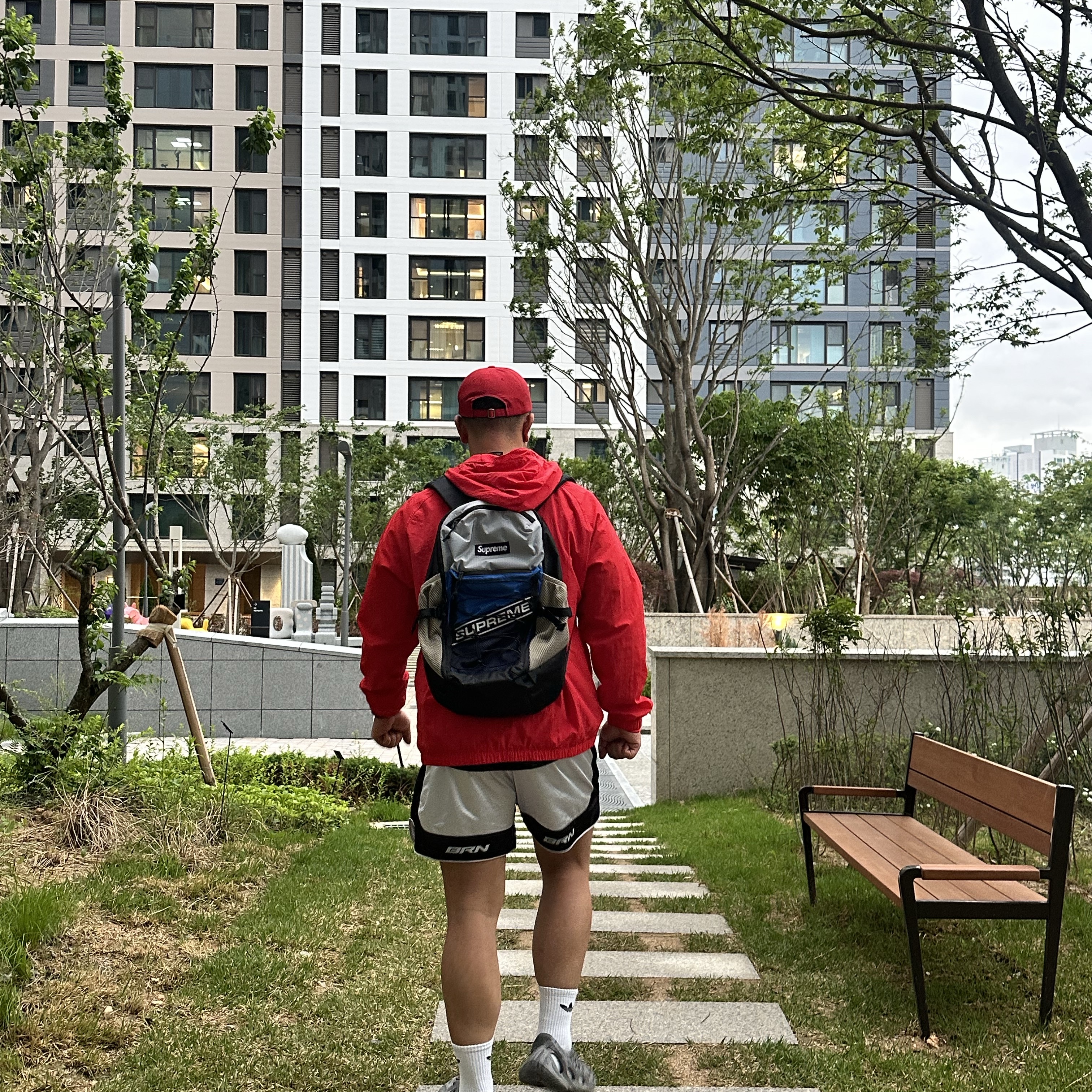 Supreme Backpack Blue - 23FW 착용 스타일