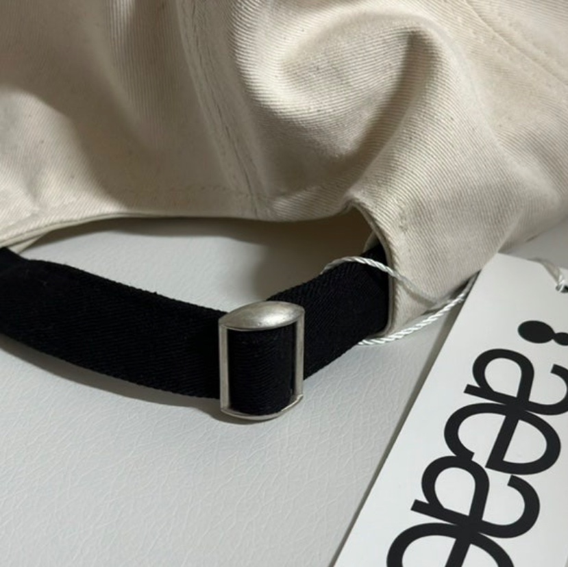 AEAE Web Logo 5 Pannel Ball Cap Ecru & Black 착용 스타일 - 3