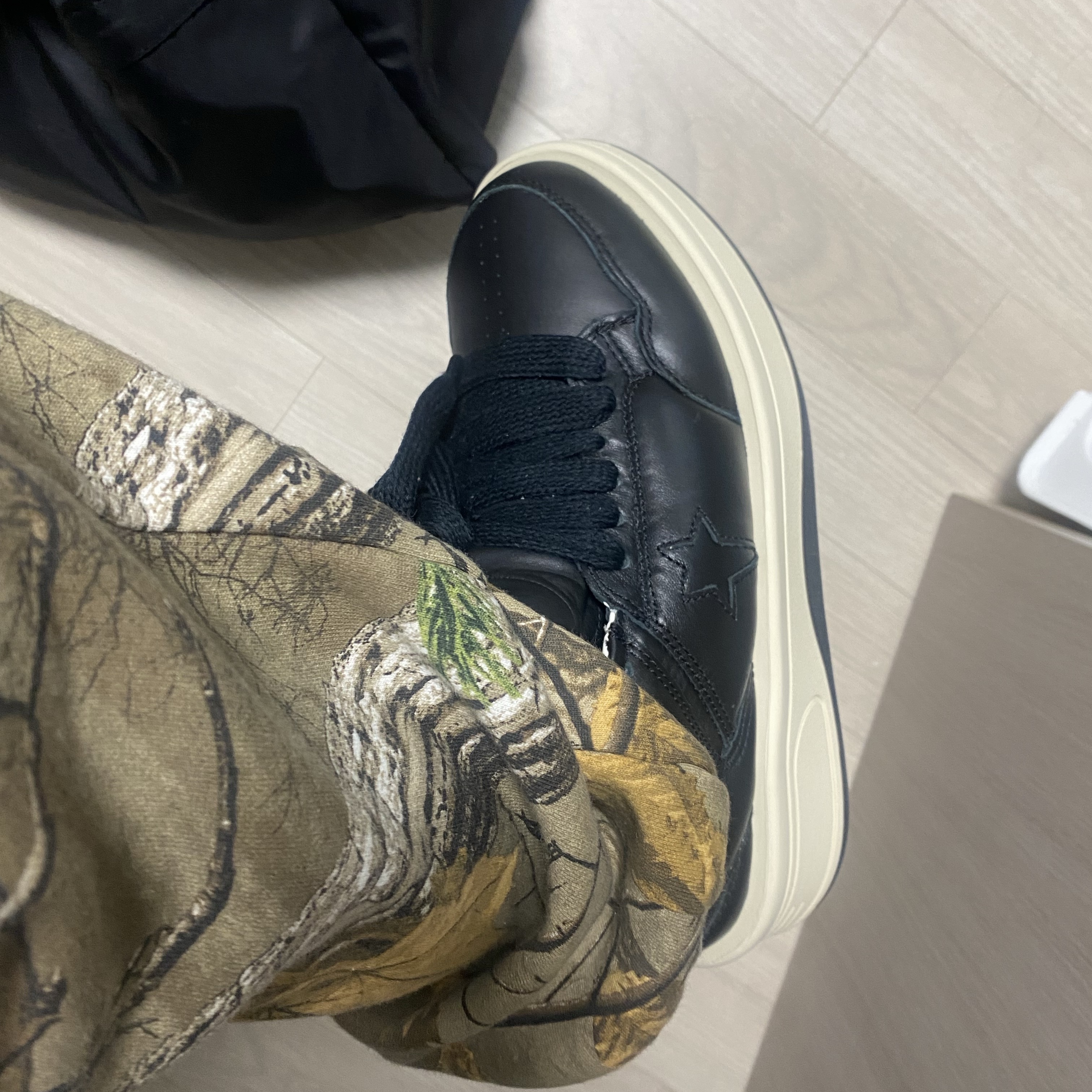 Converse x Drkshdw Turbowpn Ox Black 착용 스타일 - 2