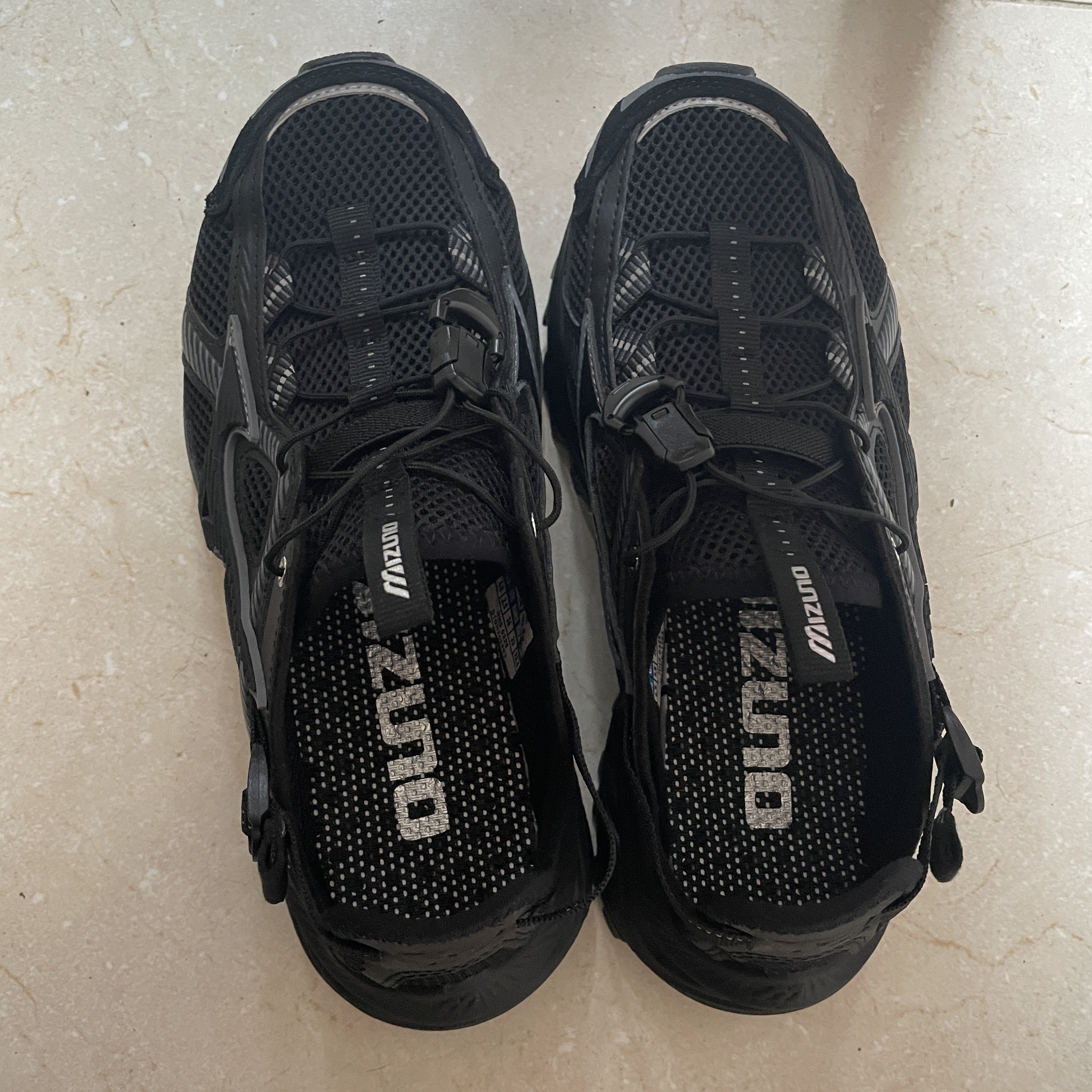 Mizuno Racer Trail SE Black 착용 스타일