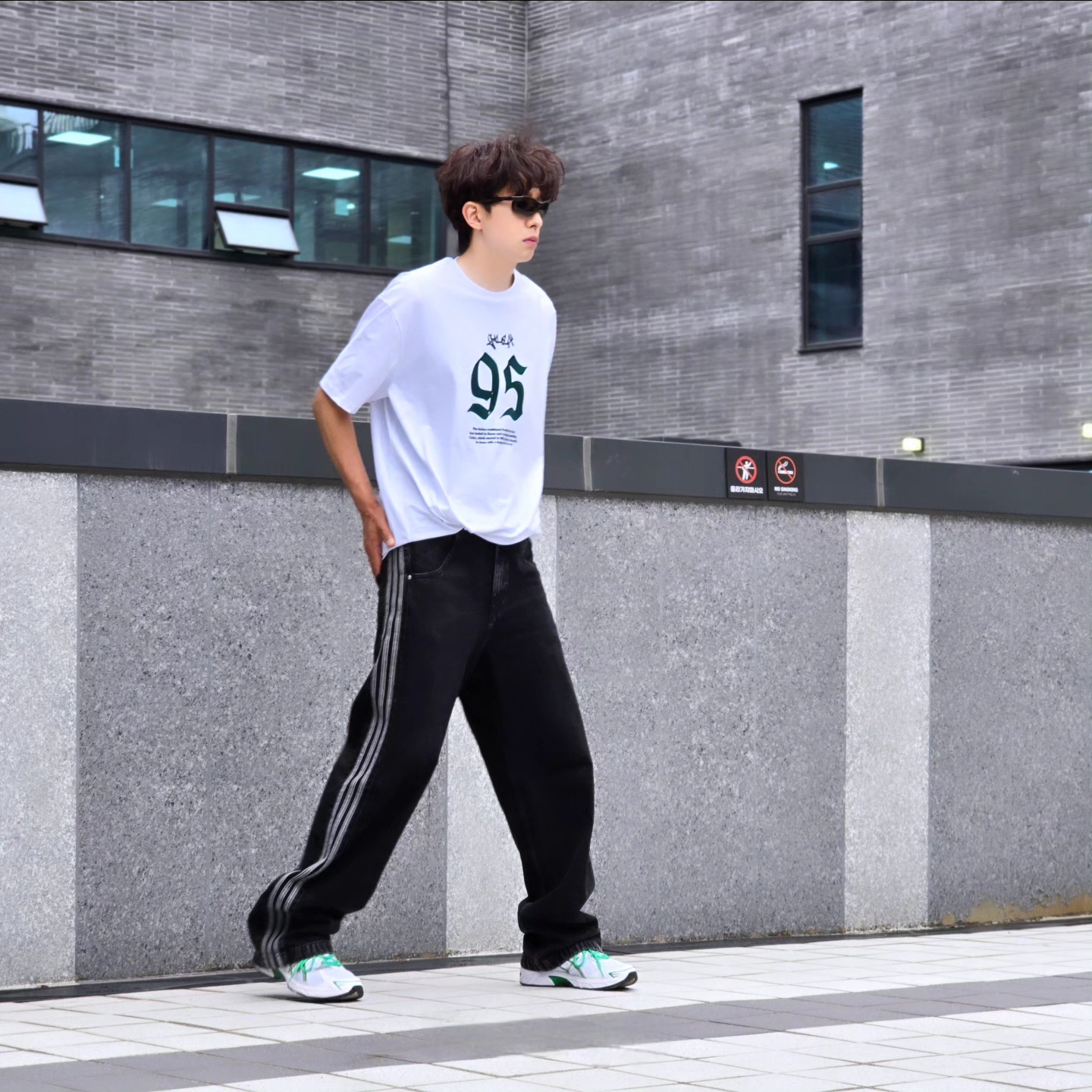Adidas Adicolor Denim Firebird Pants True Black Denim - KR Sizing, Asics Gel-1130 White Pure Silver - Folder Exclusive 착용 스타일 - 5