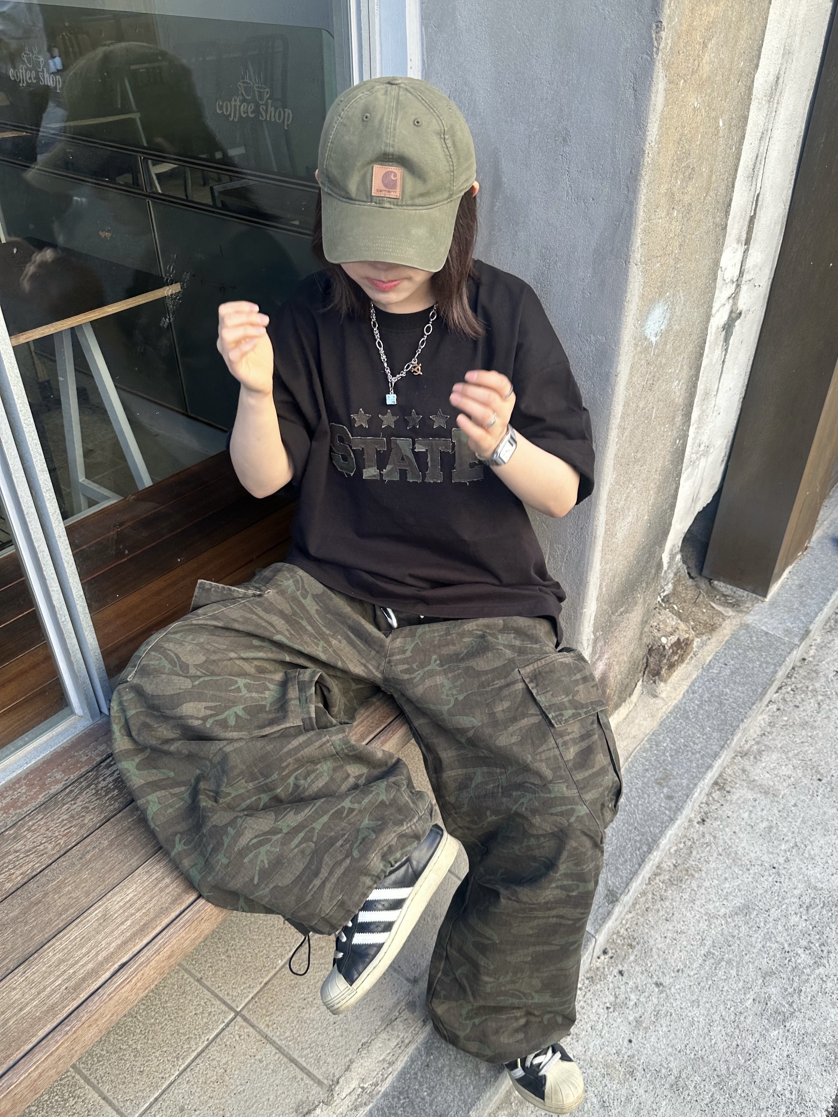 Carhartt Canvas Cap Army Green, Adidas Superstar Premium Black White 착용 스타일 - 1