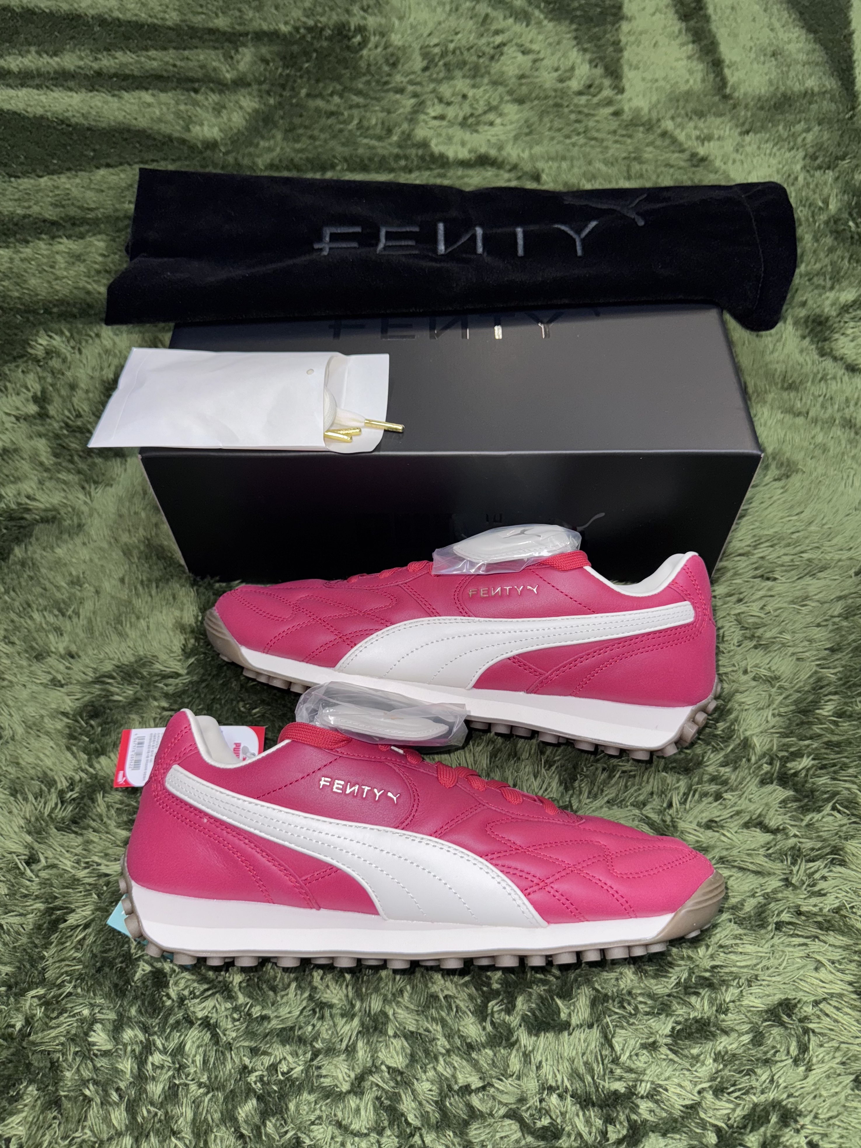 Puma x Fenty Avanti L Club Red Gum 착용 스타일 - 1