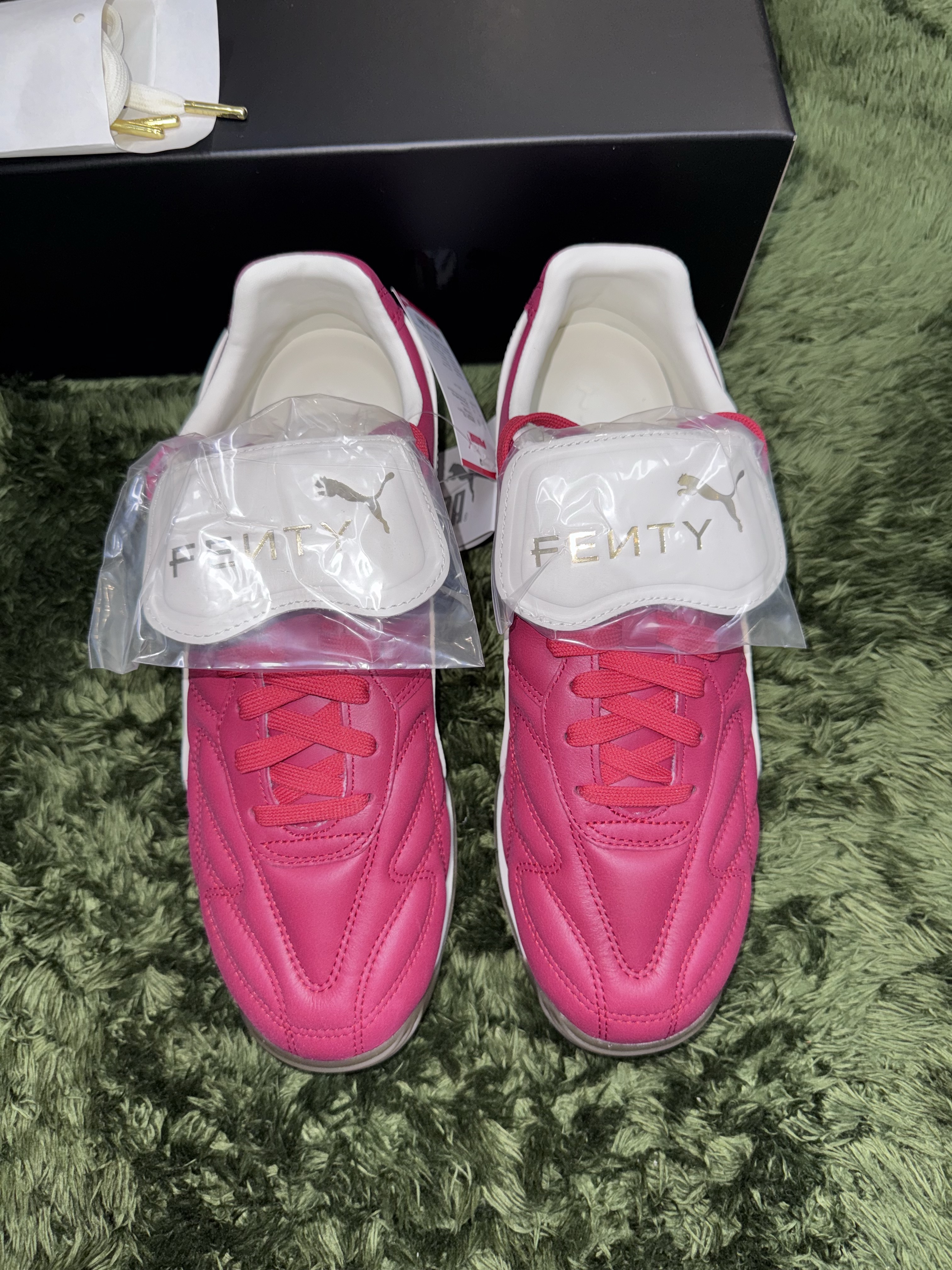 Puma x Fenty Avanti L Club Red Gum 착용 스타일 - 2